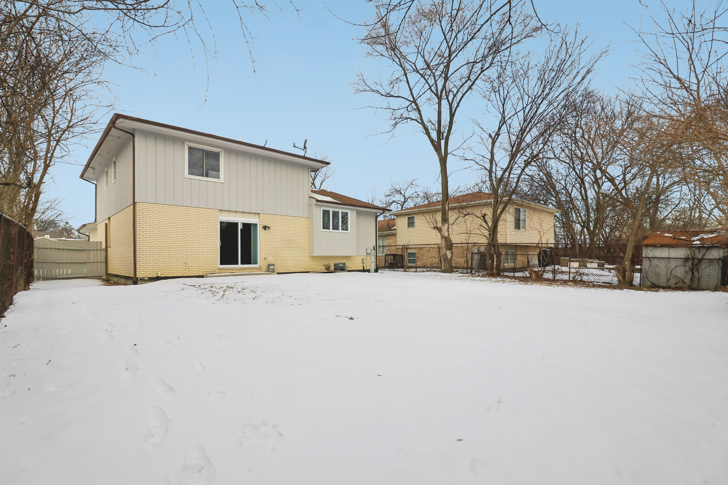 Photo 34 of 37 of 16627 Carse Ave, Harvey, IL