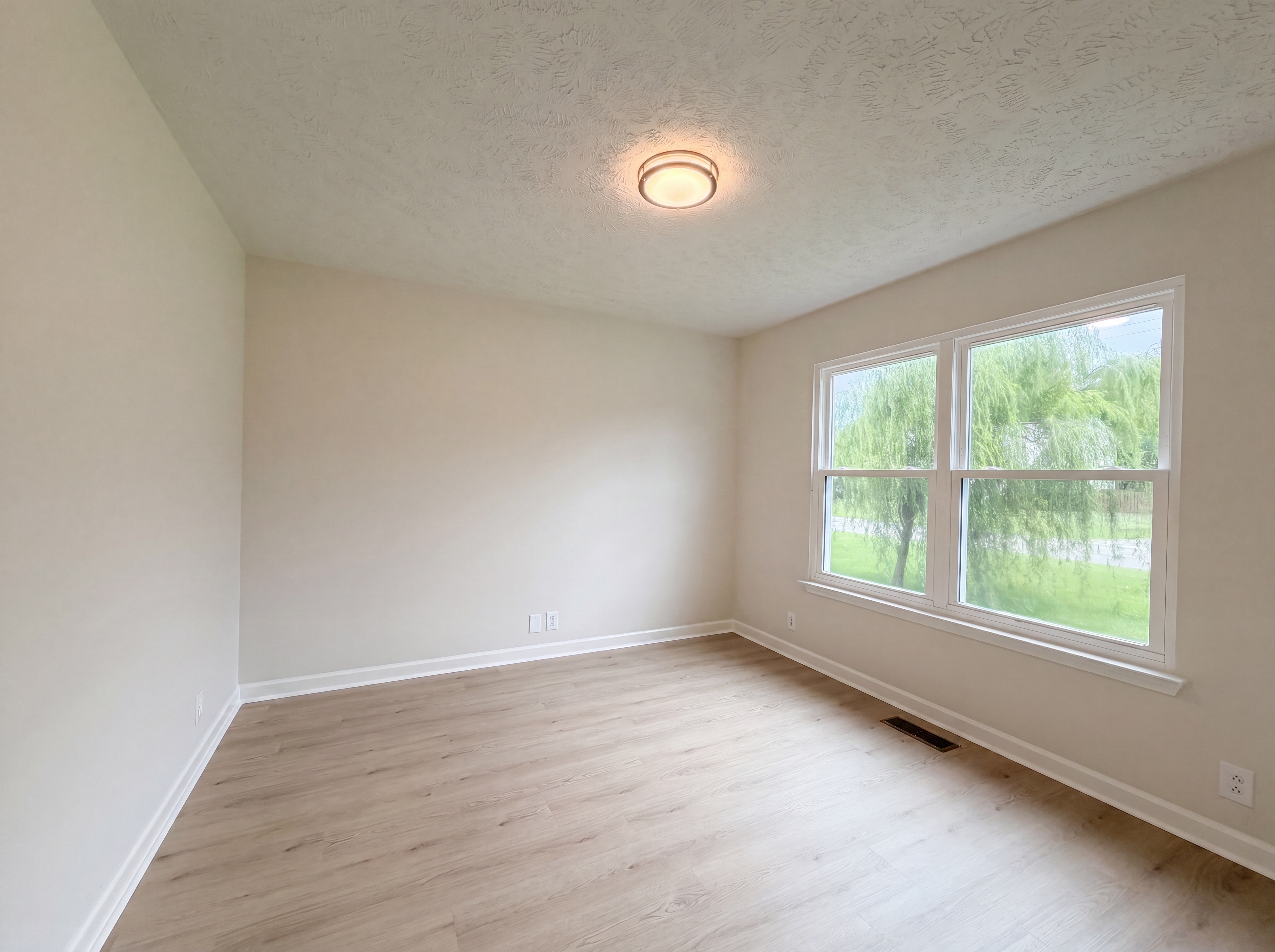 Photo 8 of 25 of 1223 California Dr, Murfreesboro, TN