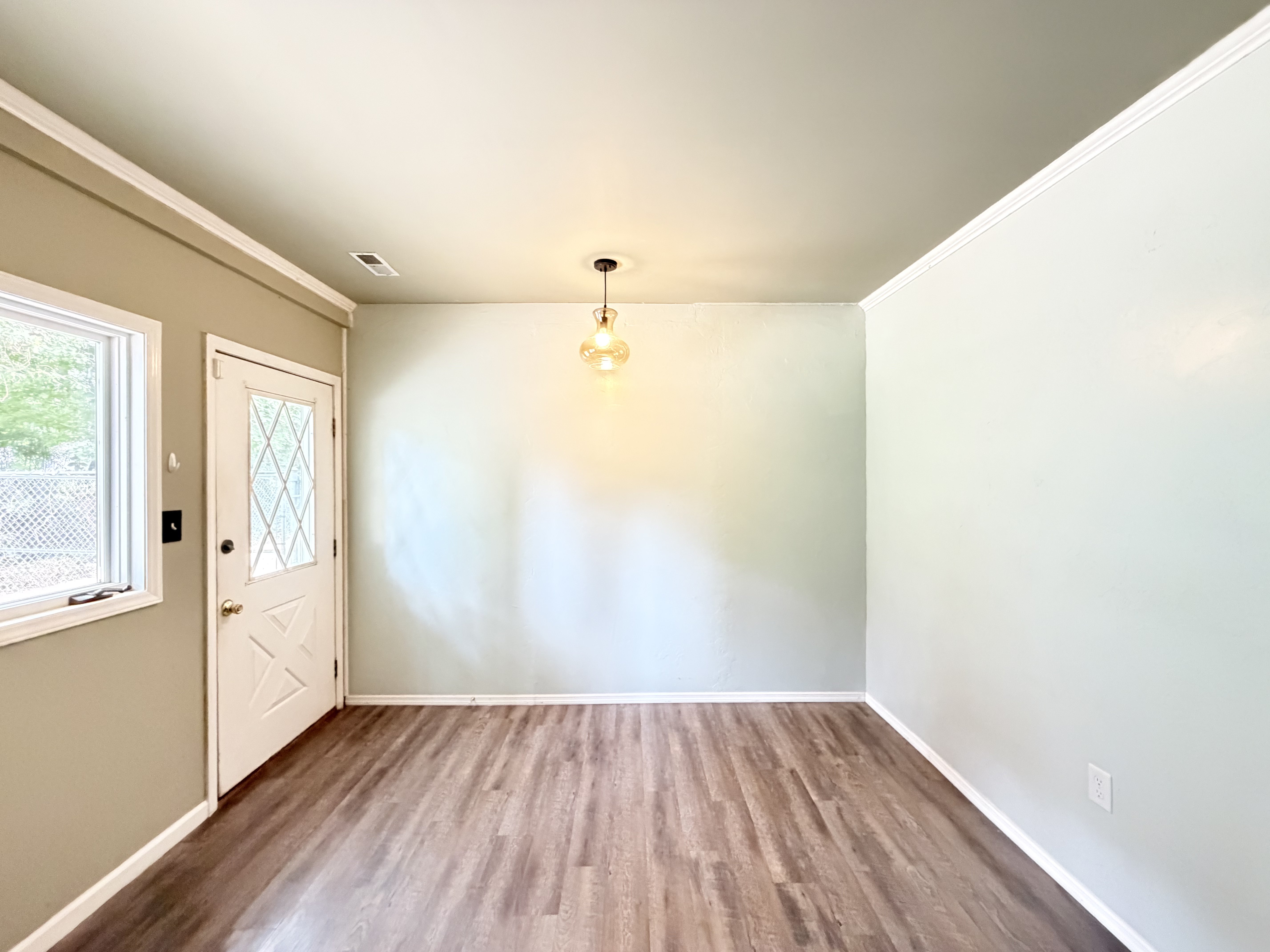 Photo 6 of 22 of 117 Robinson Ave, Matthews, NC