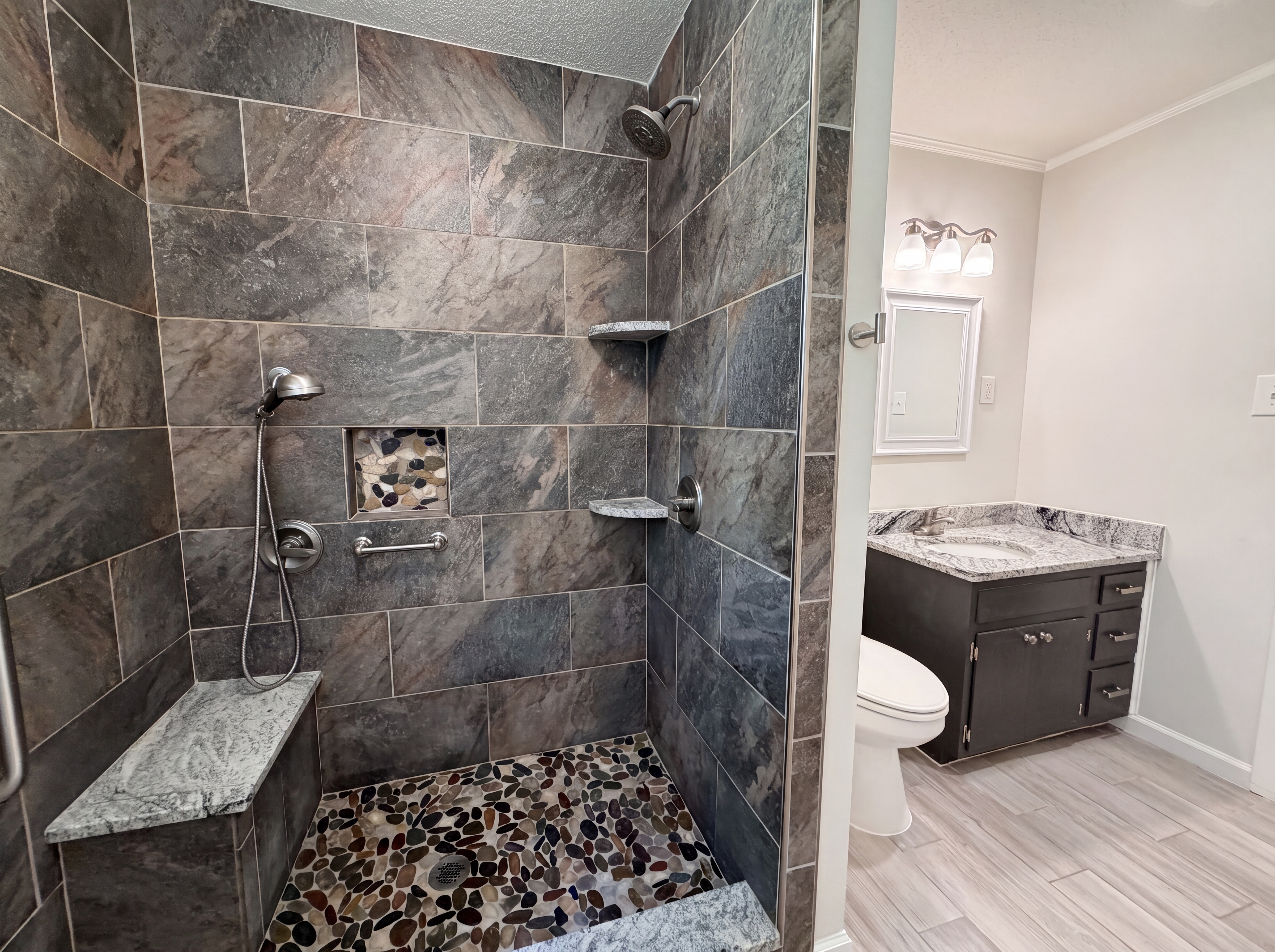 Photo 12 of 16 of 2418 Woodbridge Dr, Gastonia, NC