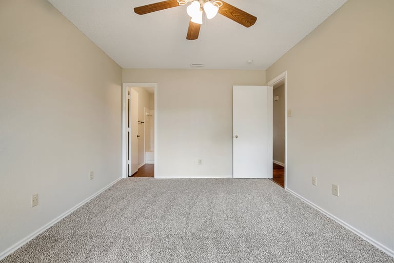 Photo 14 of 26 - 5804 Maurie Dr, Watauga, TX 76148