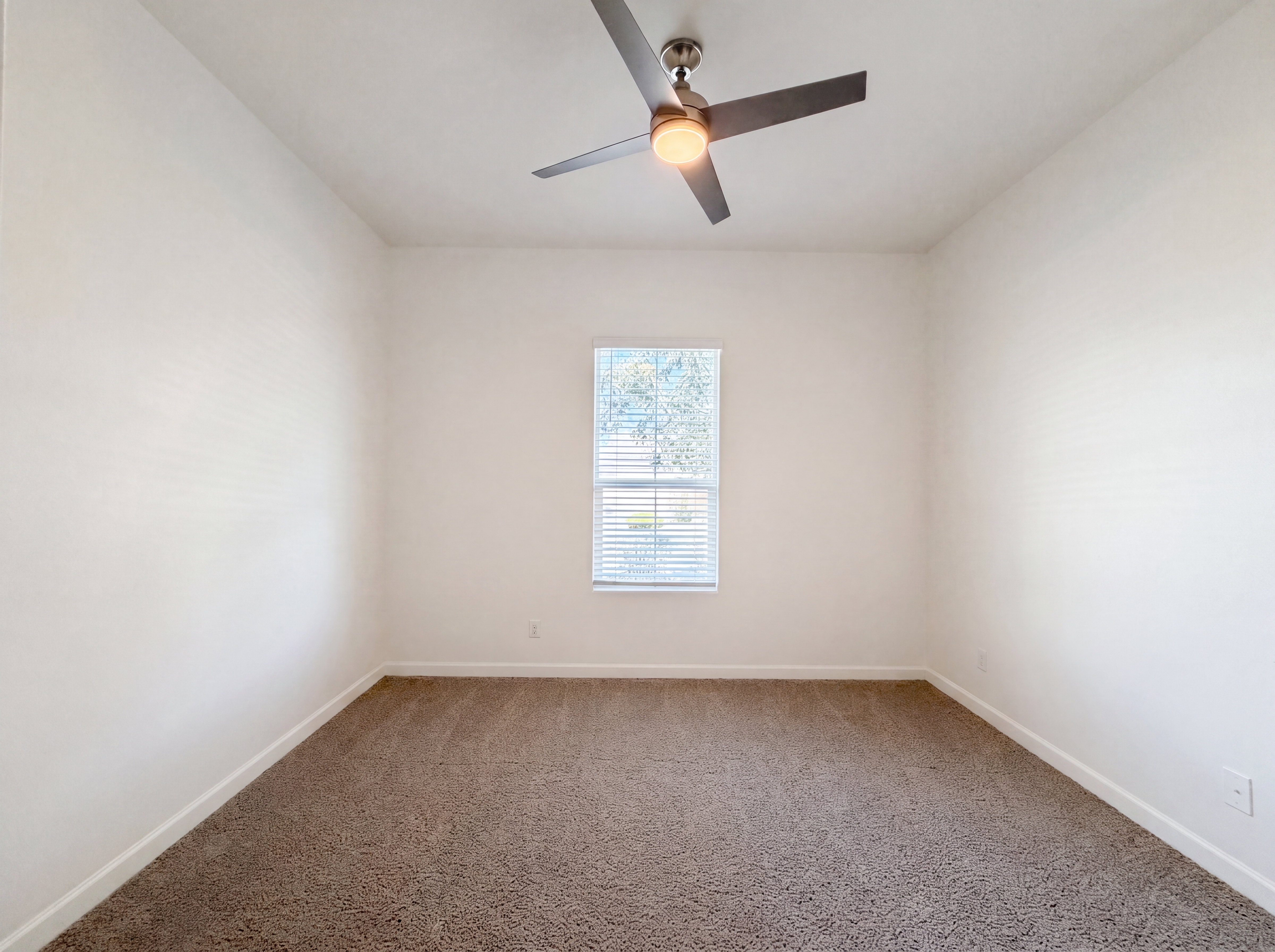 Photo 11 of 17 of 2528 N Comiskey Dr, Florence, AZ