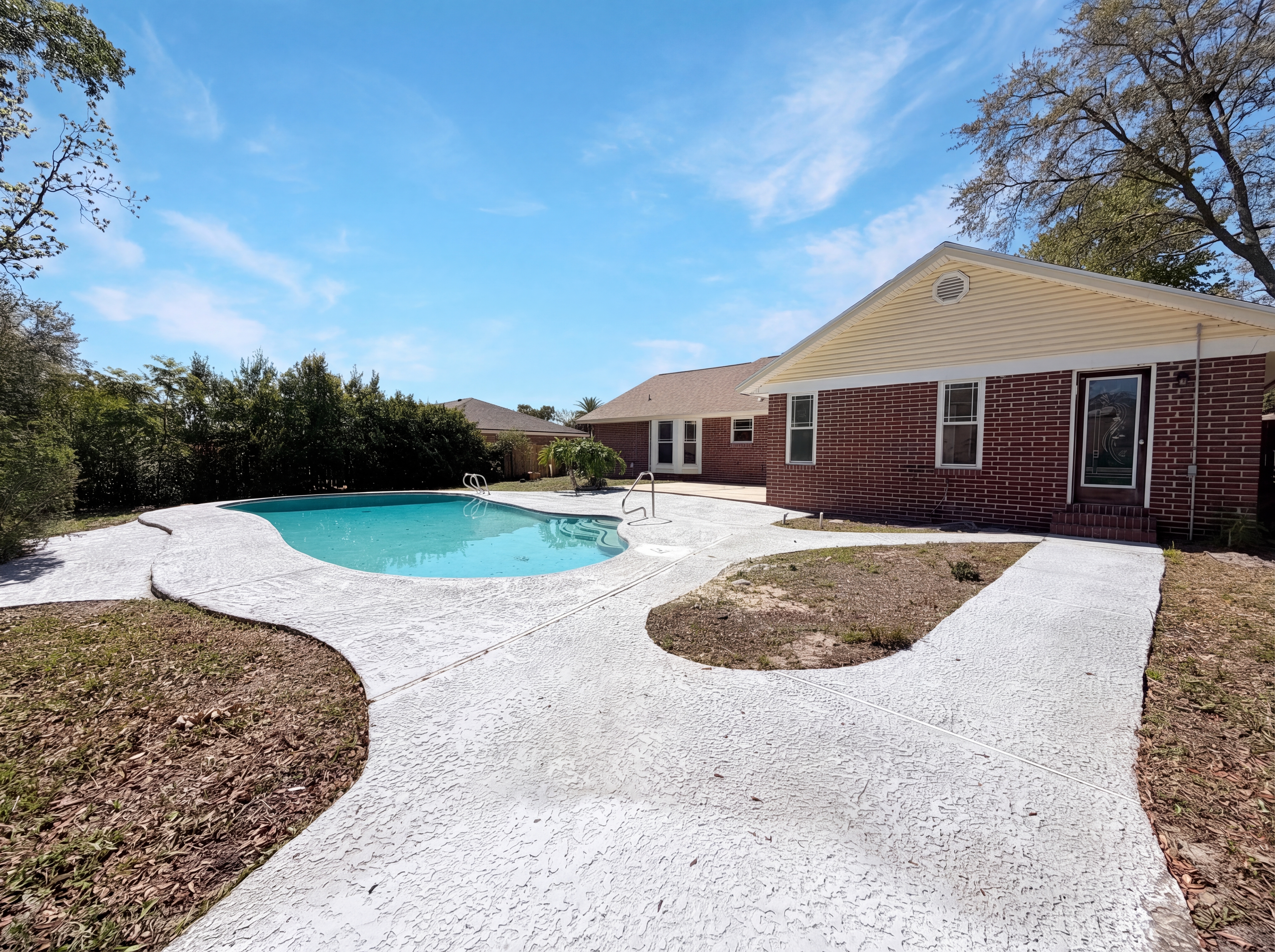 Photo 17 of 18 of 2621 Sandlewood Cir, Orange Park, FL
