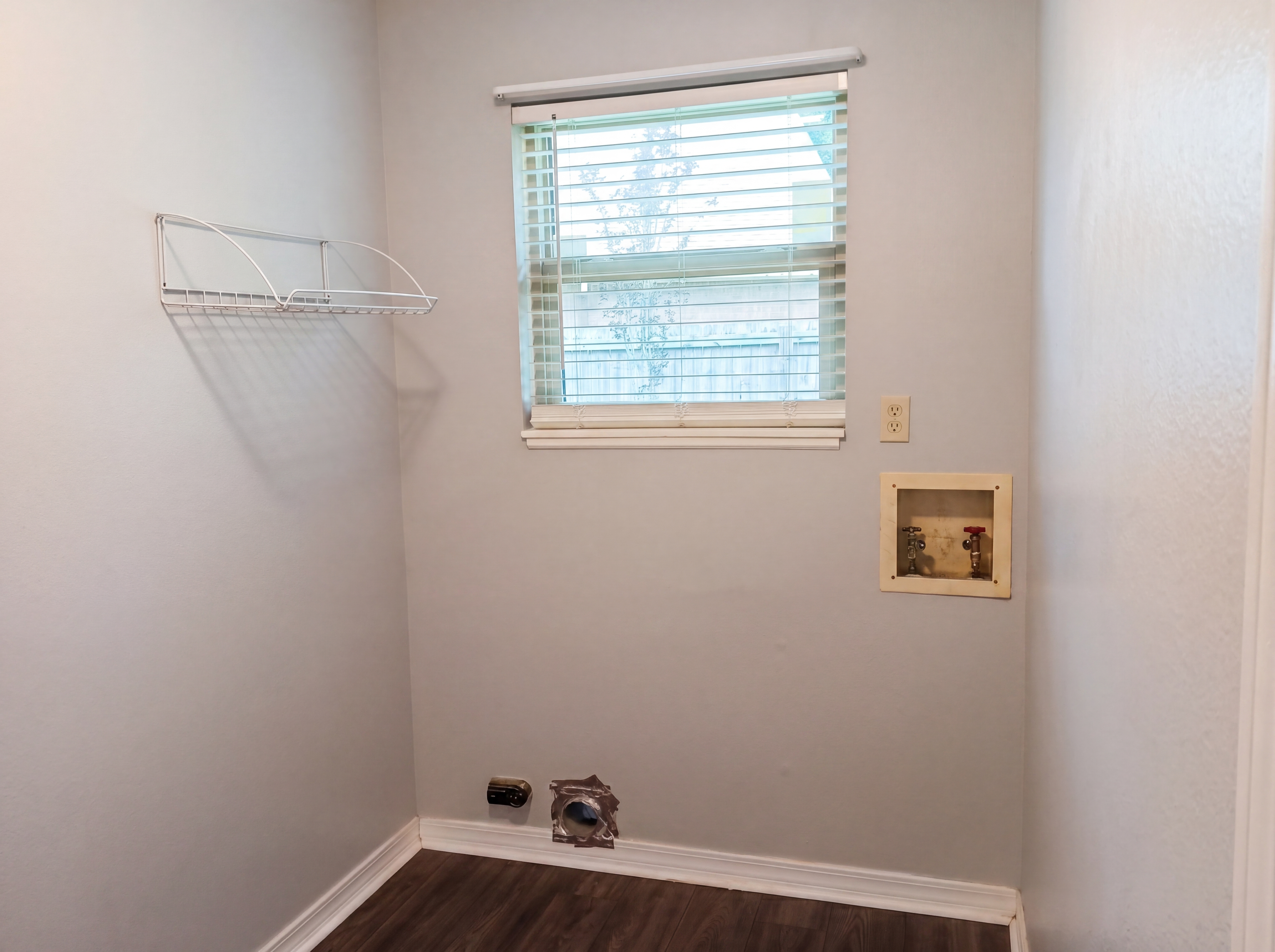 Photo 17 of 22 of 7889 Bay Meadows Dr, Pensacola, FL