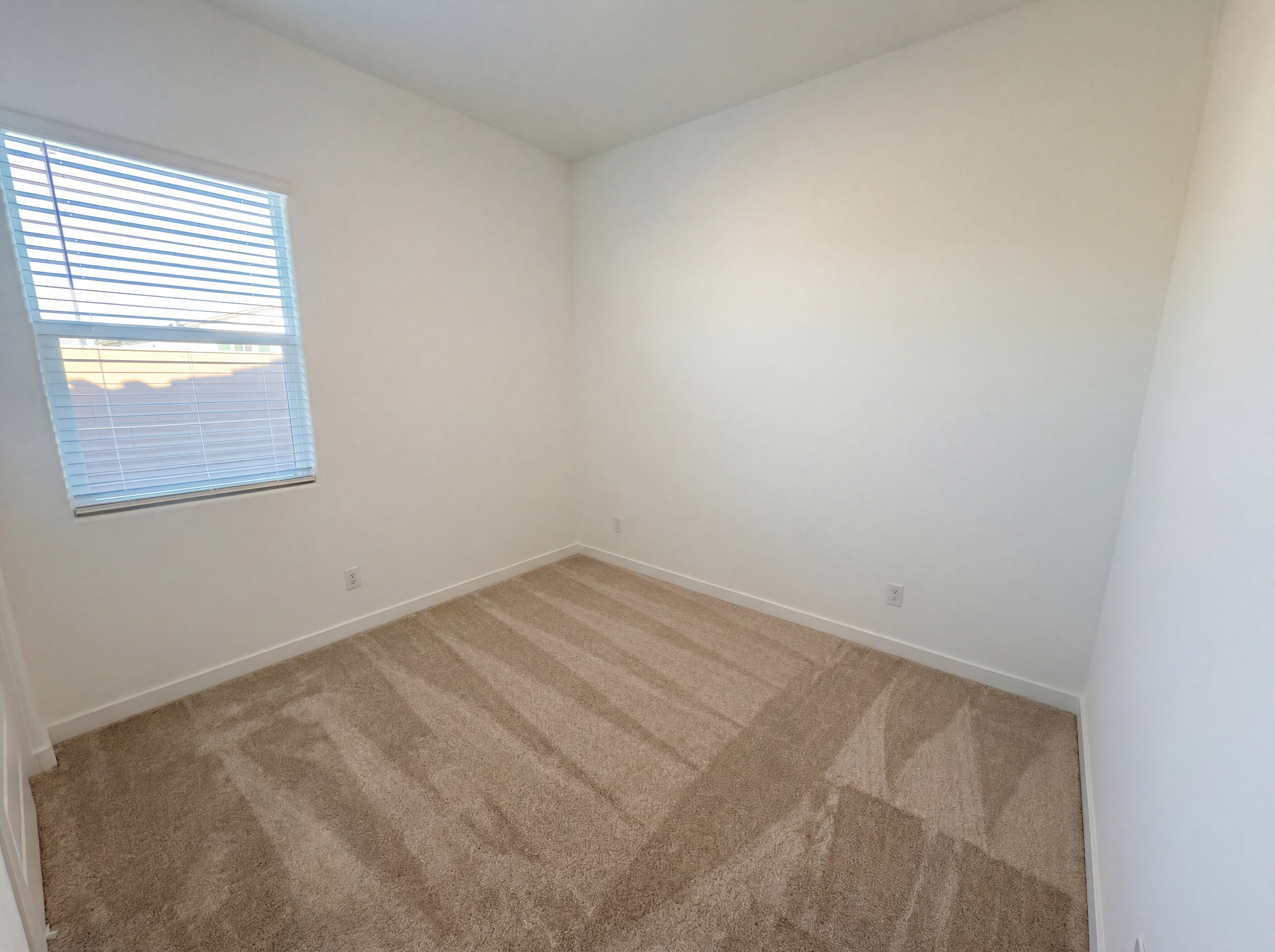 Photo 15 of 28 of 17624 W Lupine Ave, Goodyear, AZ