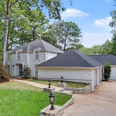 Property photo 1 of 1941 River Way Dr