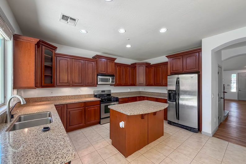 Property photo 2 of 7085 W Andrew Ln