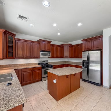 Property photo 2 of 7085 W Andrew Ln