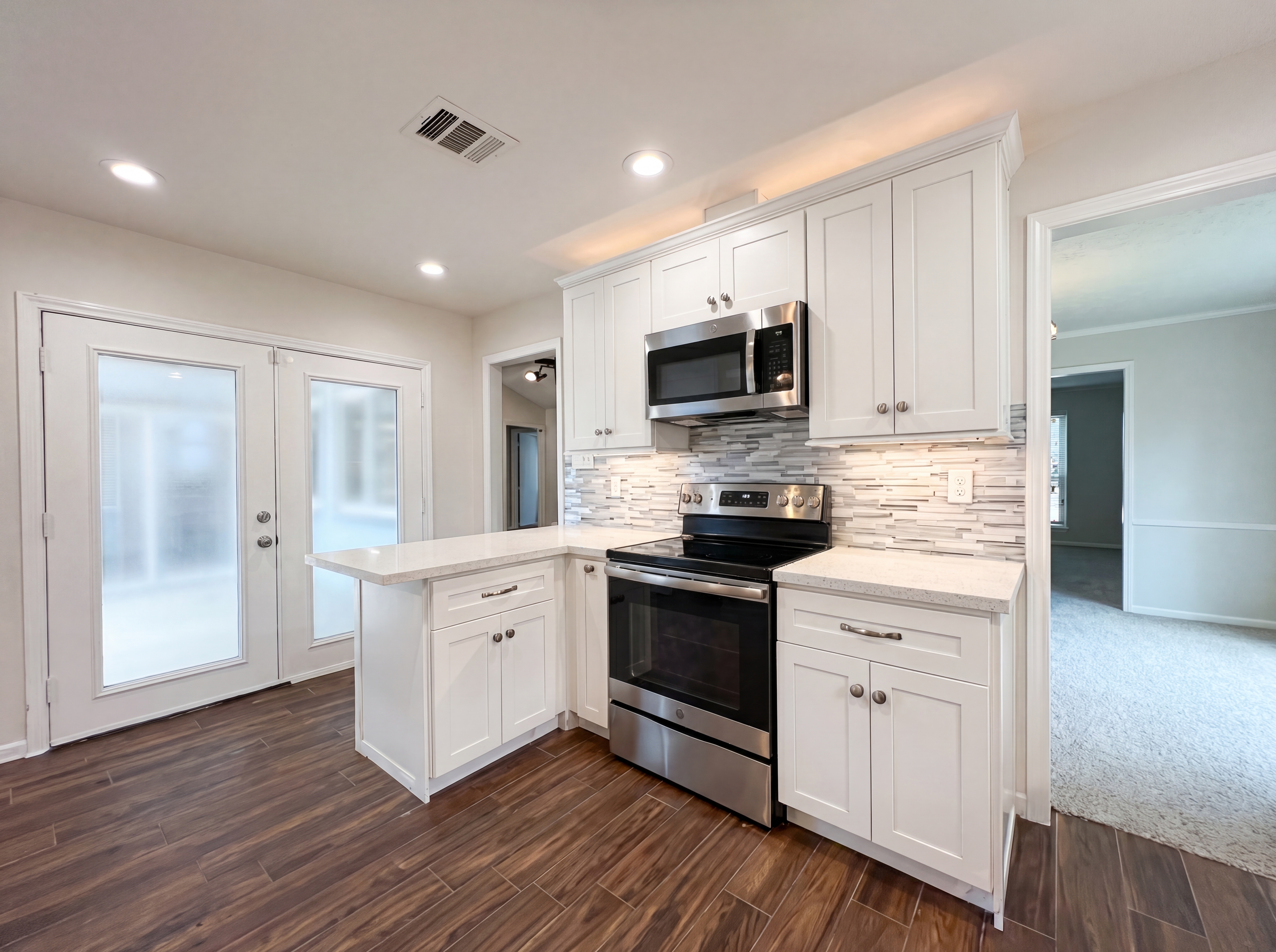 Photo 9 of 18 of 2503 Whispering Springs Dr, Spring, TX