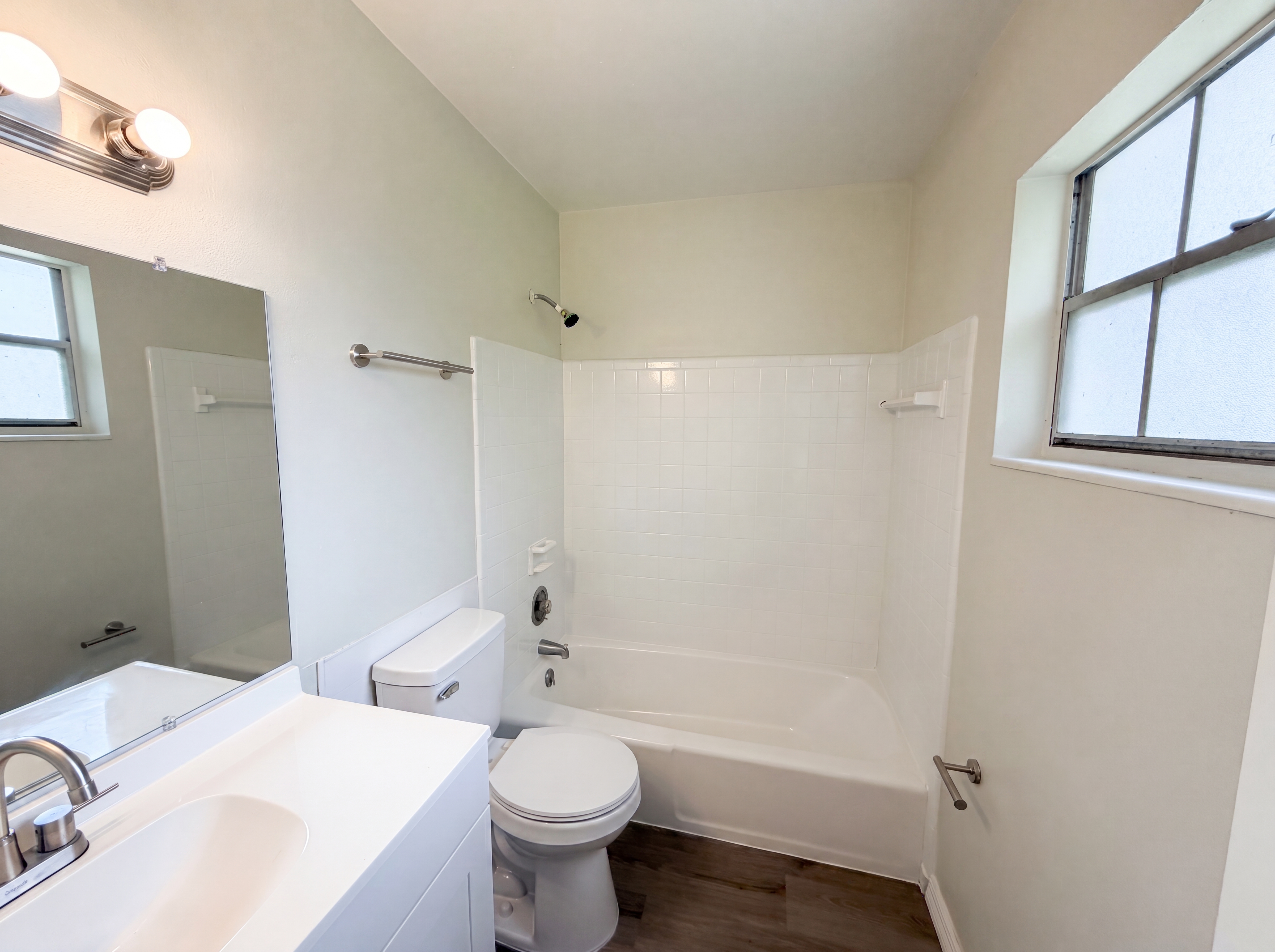 Photo 14 of 26 of 333 E Chelsea St, Deland, FL