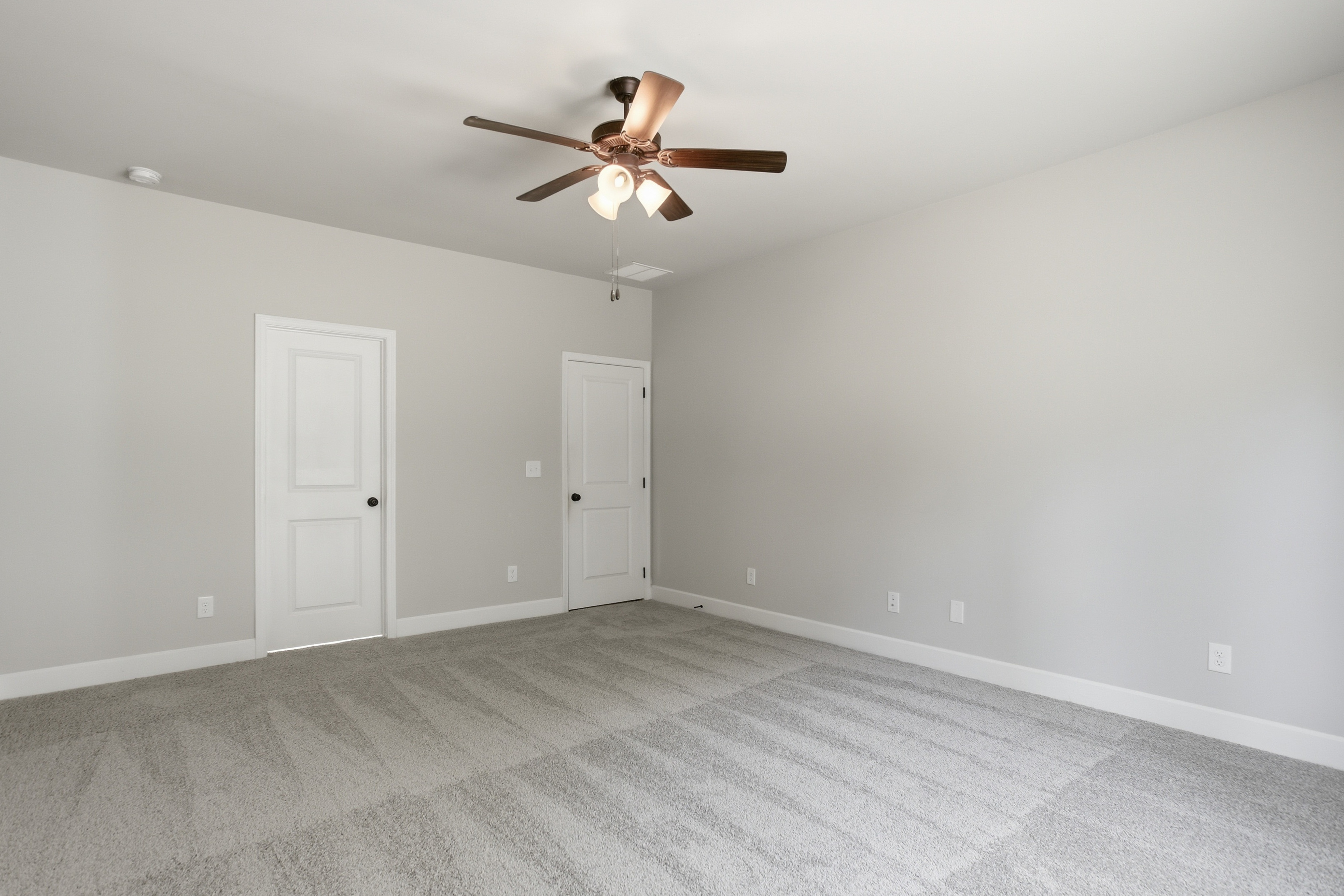 Photo 17 of 41 of 45 Hawthorn Ln, Covington, GA