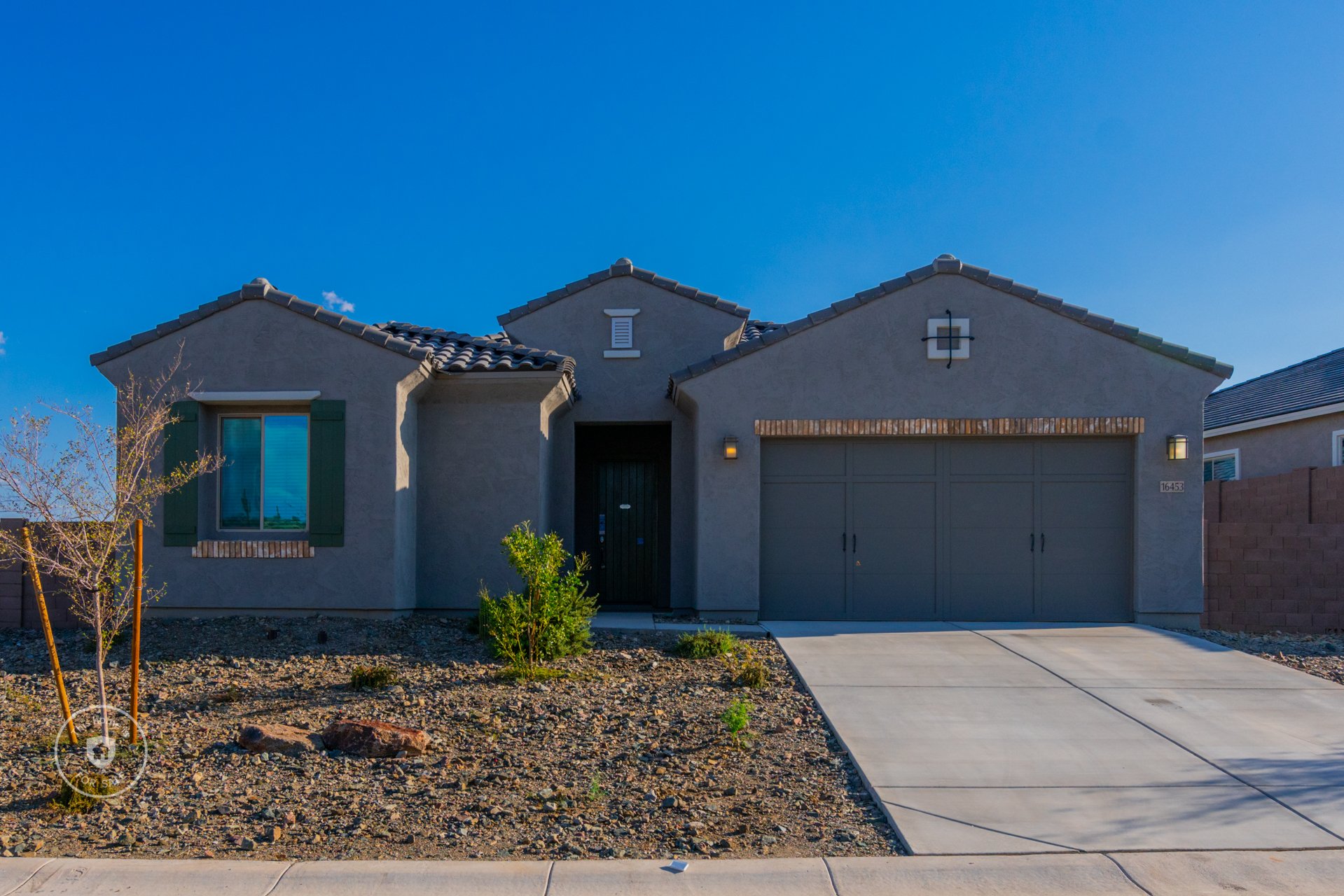 Photo 1 of 27 - 16453 W Valencia Dr, Goodyear, AZ 85338