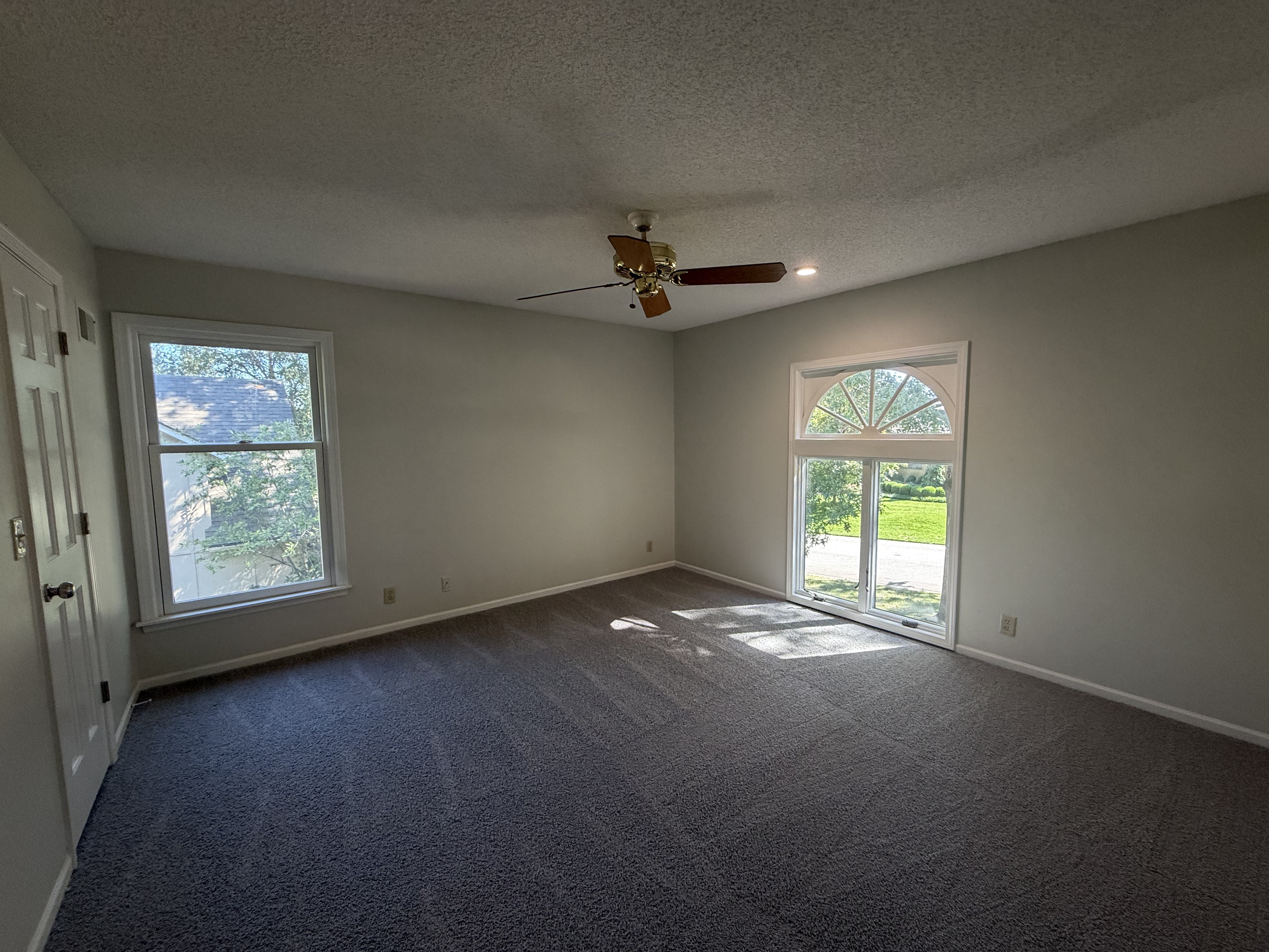 Photo 13 of 47 of 12600 Pawnee Ln, Leawood, KS
