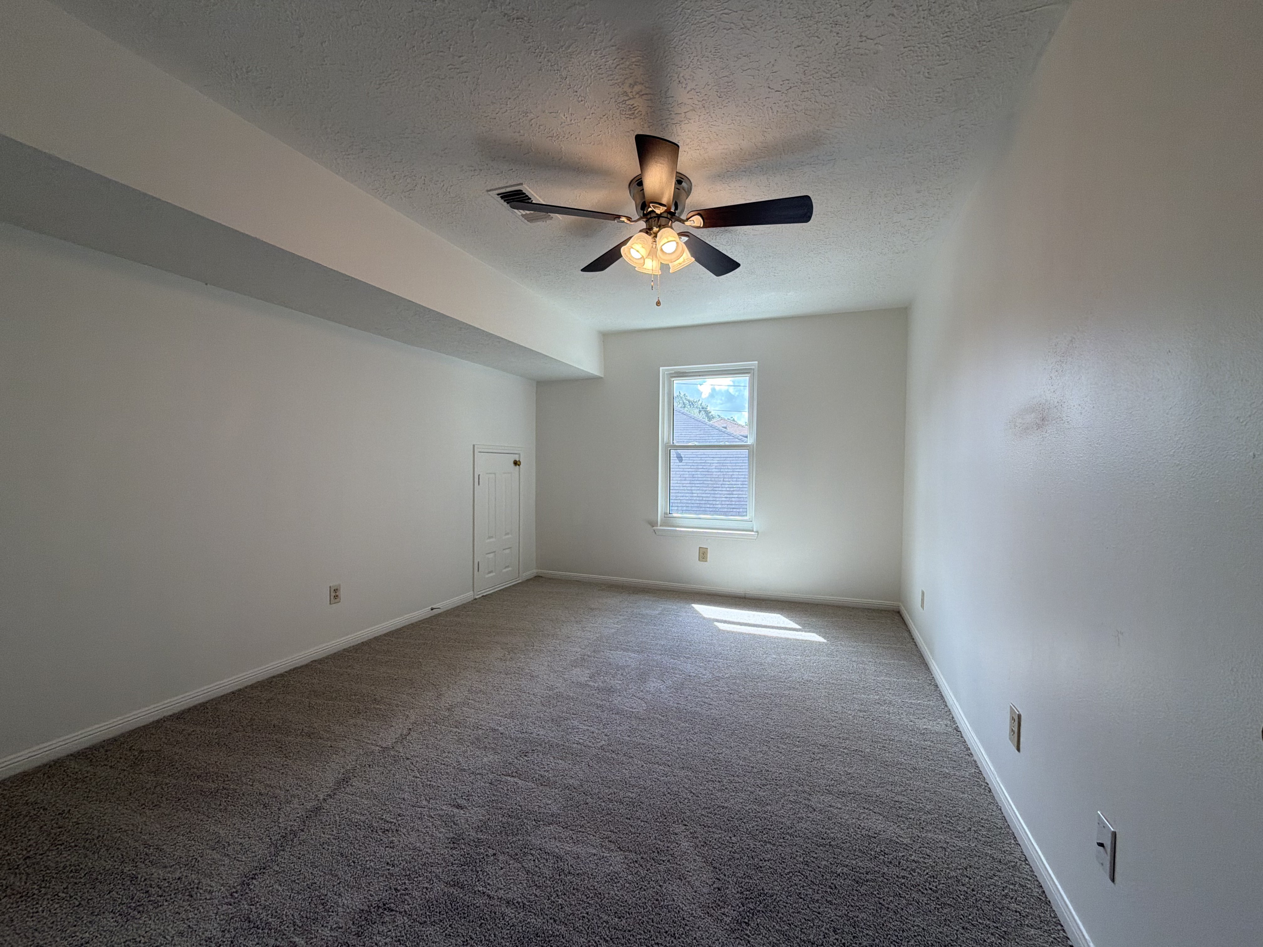 Photo 11 of 31 of 1115 Long Prairie Dr, Katy, TX