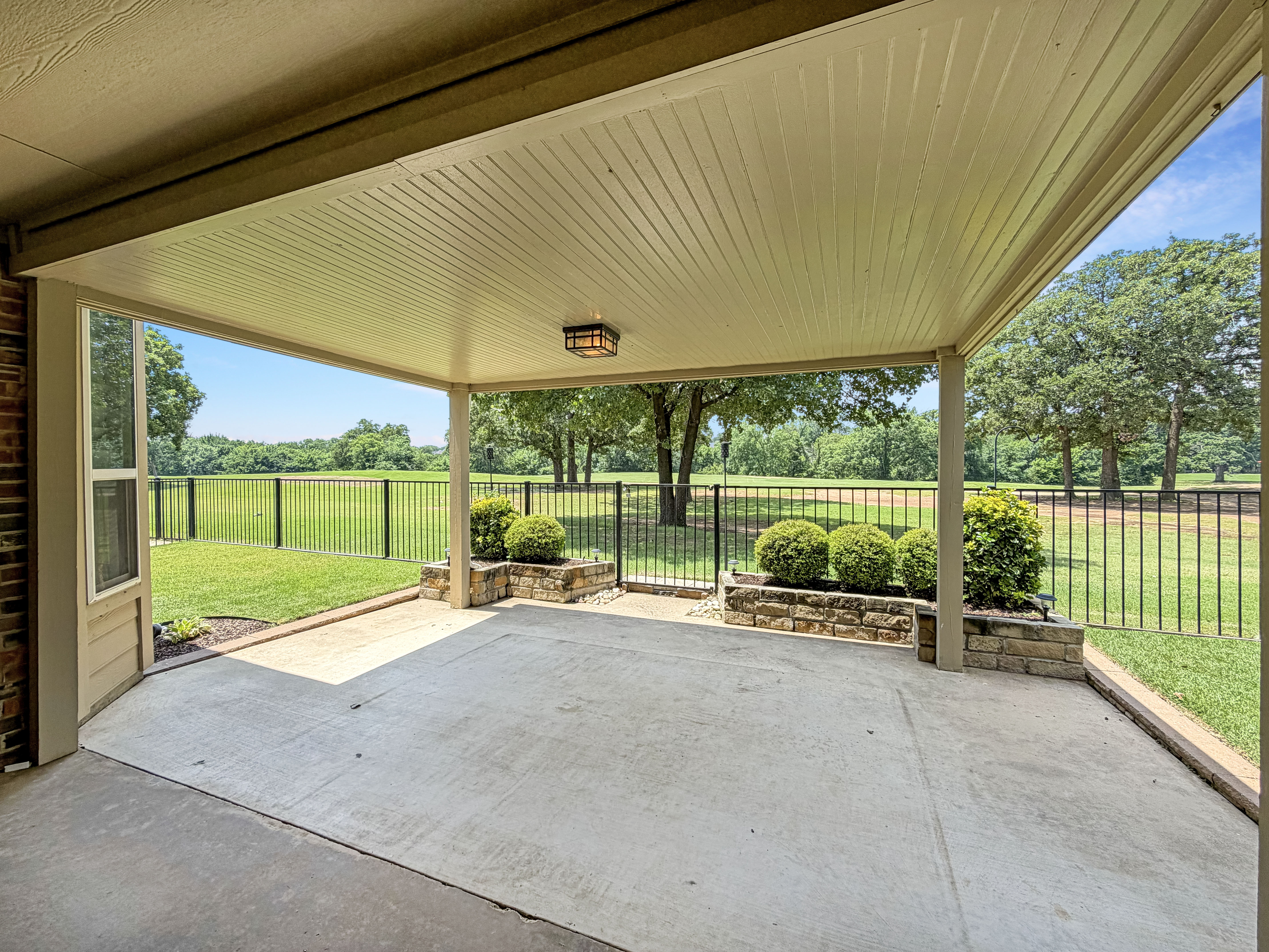 Photo 5 of 36 of 2316 Watercrest Dr, Keller, TX