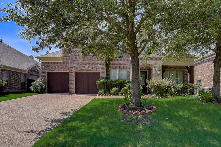 Photo 10 of 42 - 8305 Foothill Dr, Plano, TX 75024