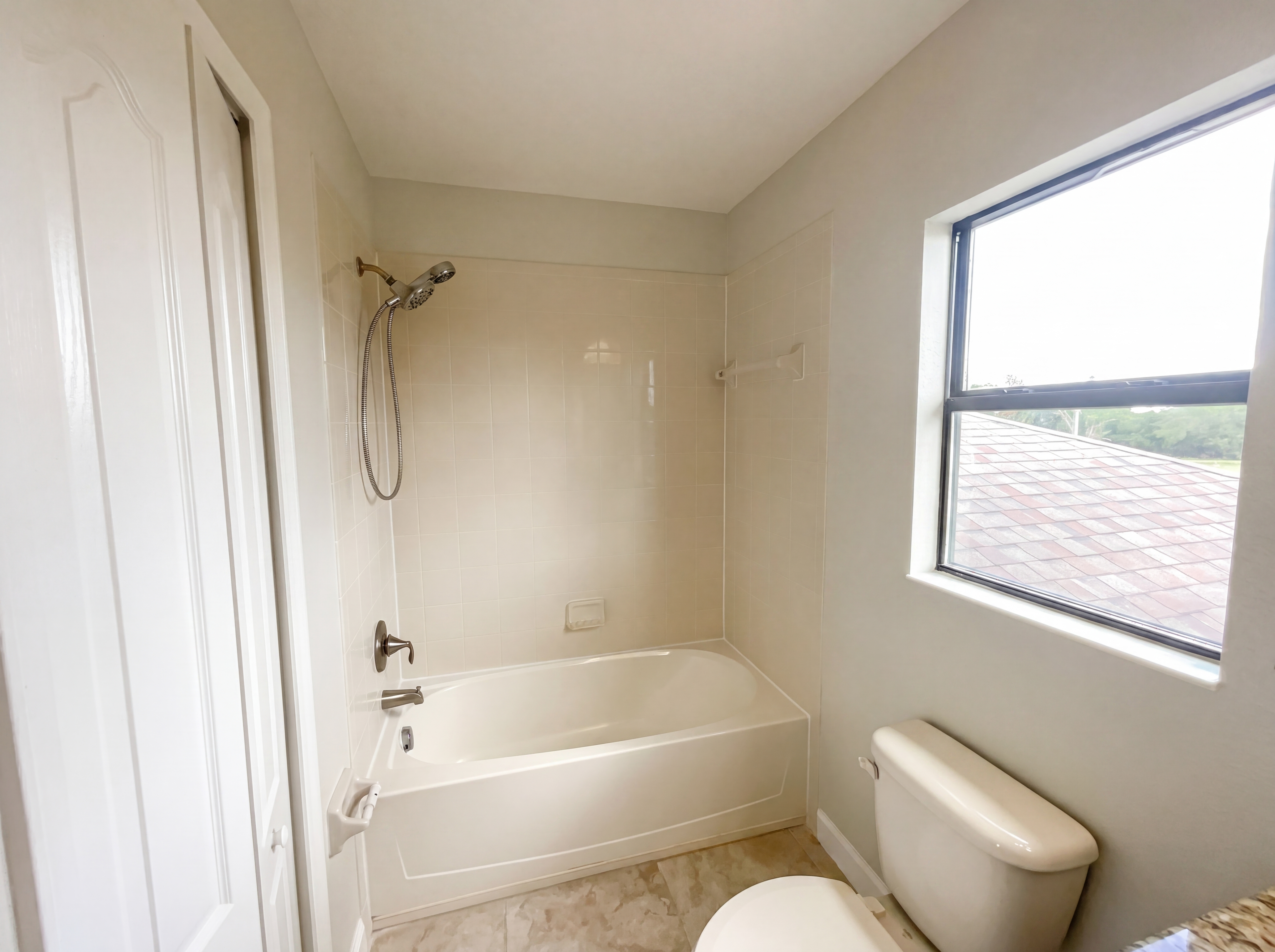 Photo 23 of 34 of 2200 Romanum Dr, Winter Garden, FL