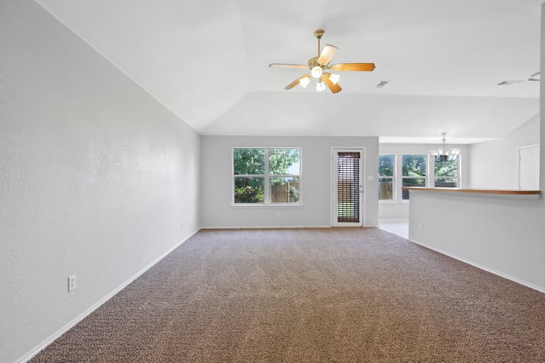 Photo 8 of 26 - 9812 Parkmere Dr, Fort Worth, TX 76108