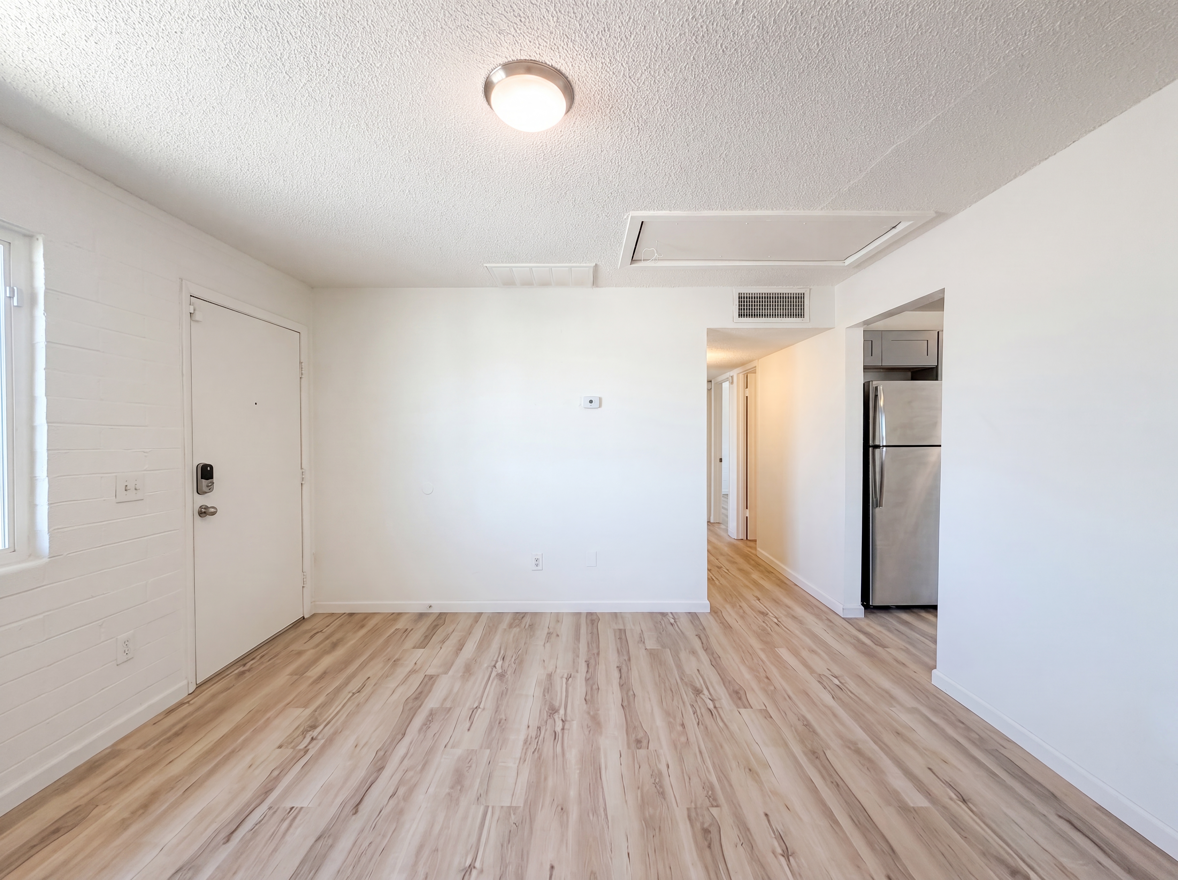Photo 7 of 18 of 6224 S 20th St, Phoenix, AZ