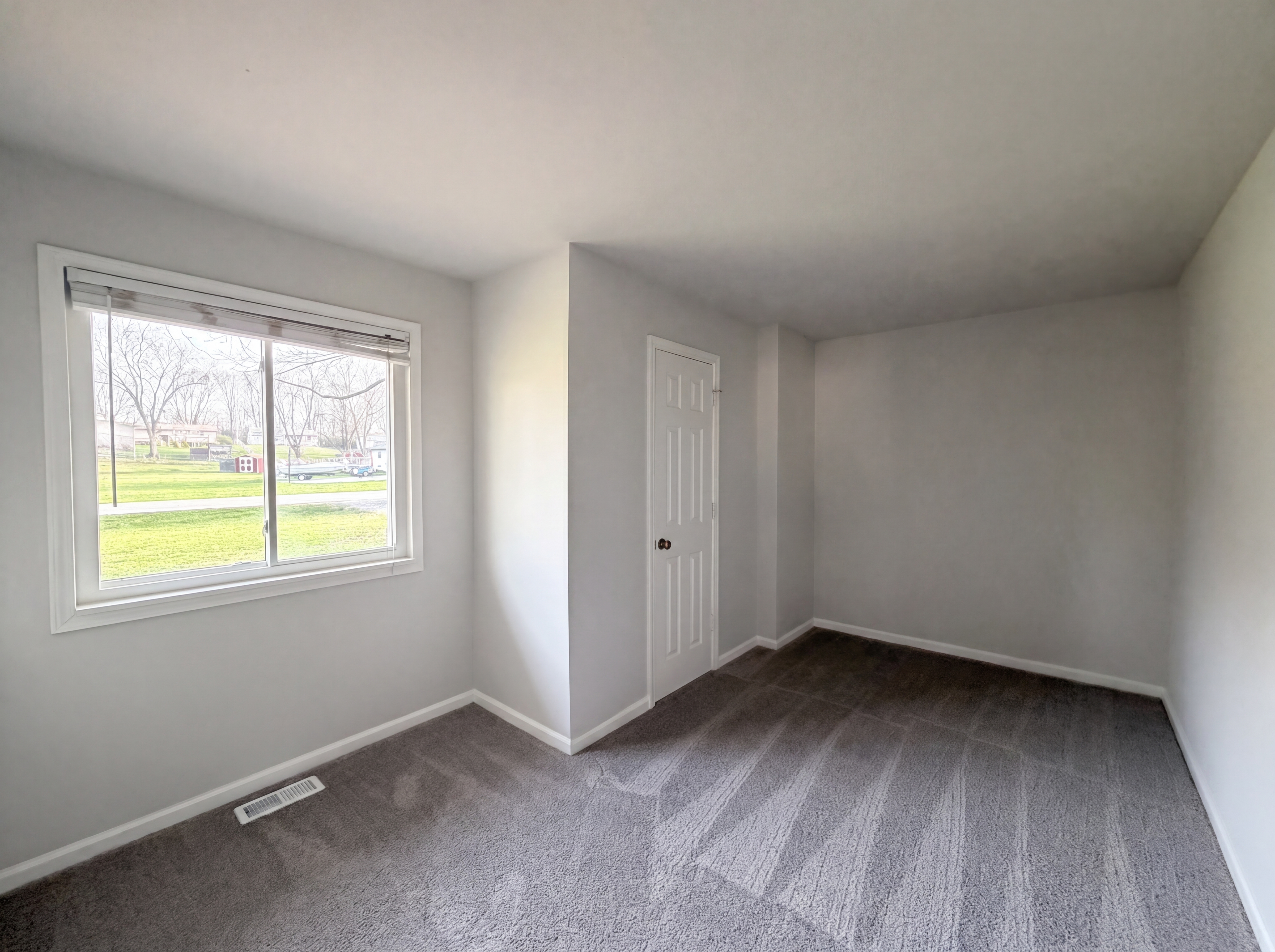 Photo 8 of 16 of 4663 W Runyon Lake Dr, Greenwood, IN