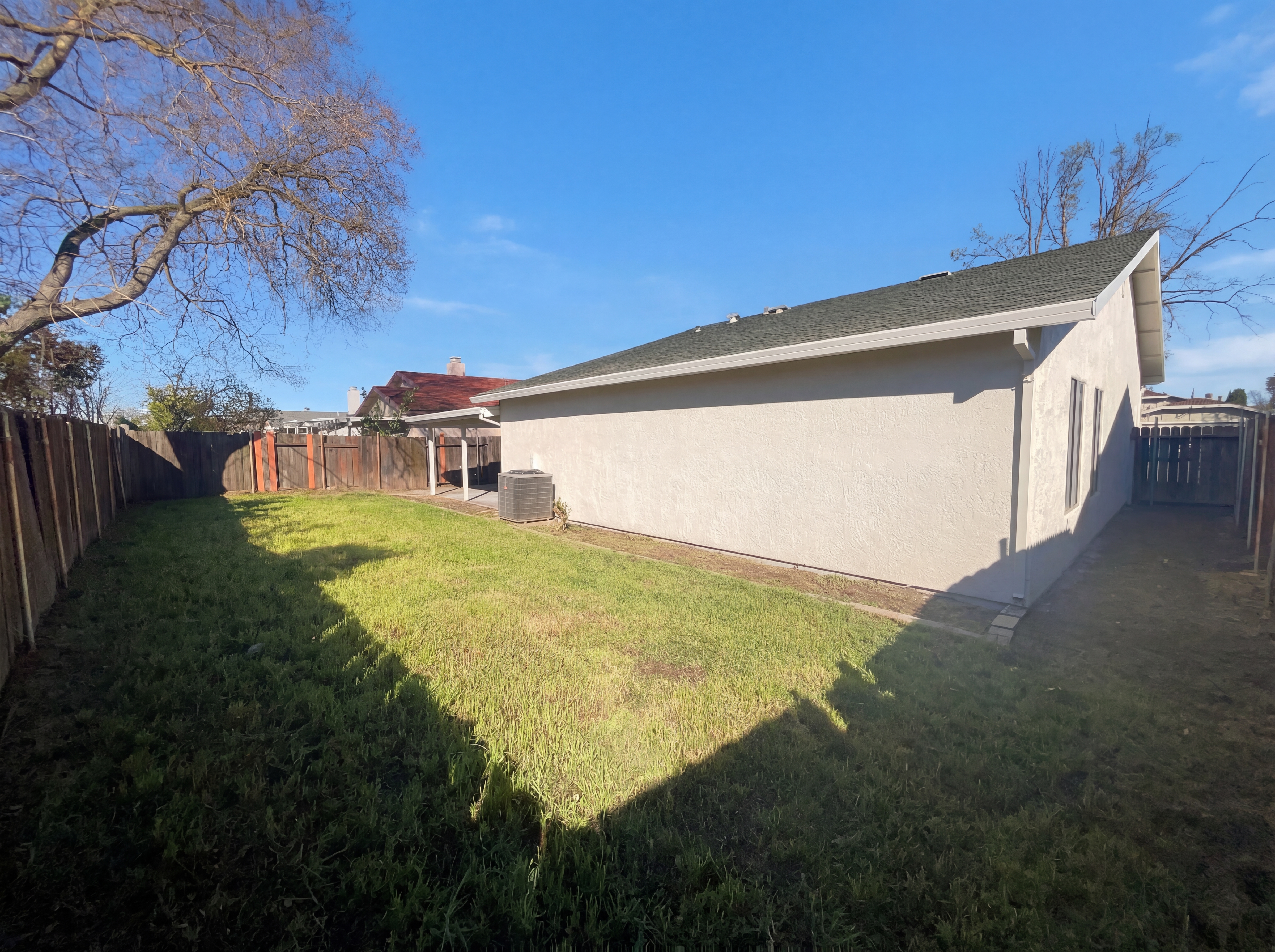 Photo 18 of 20 of 8271 Moorhaven Way, Sacramento, CA