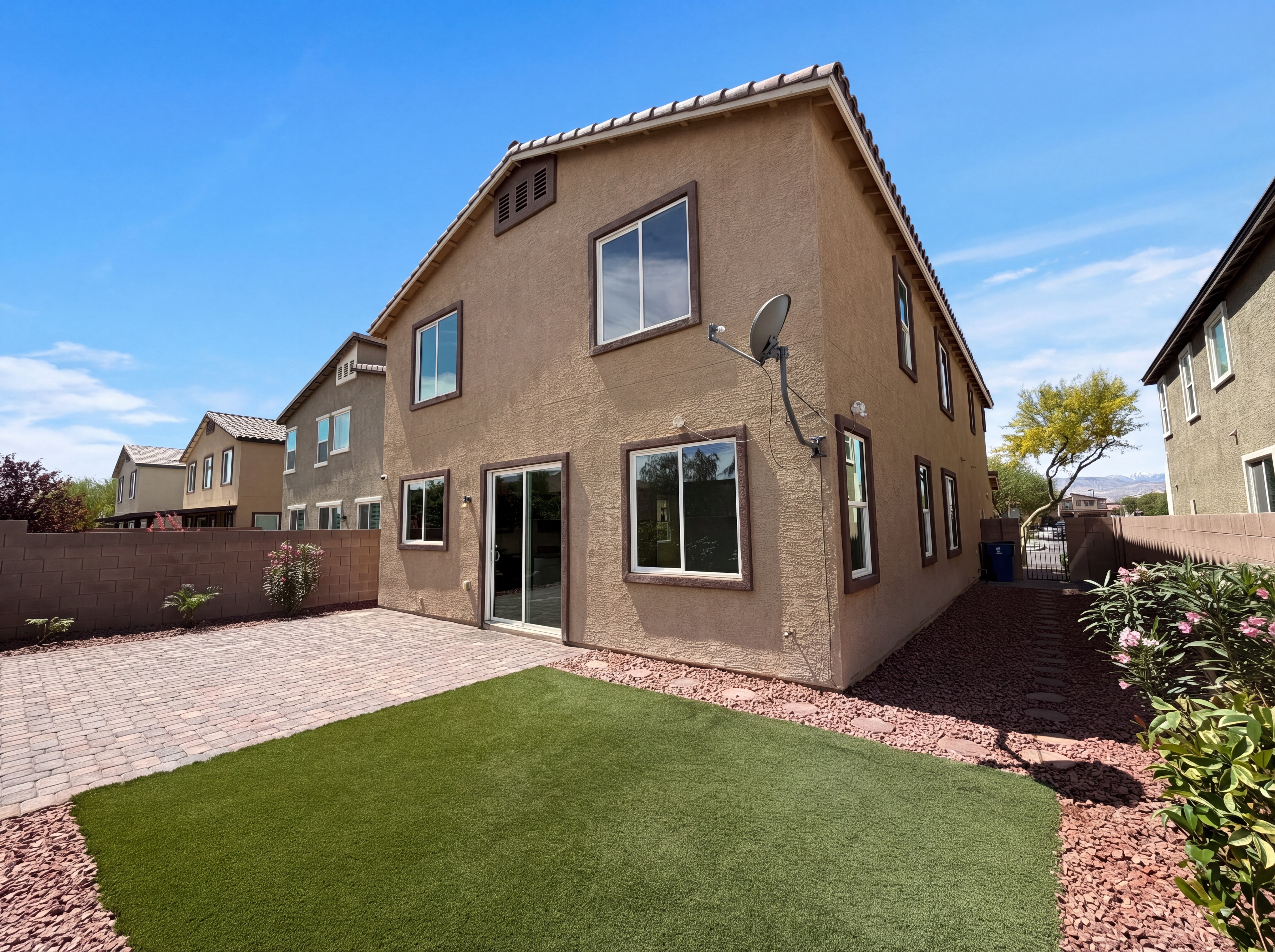 Photo 5 of 52 of 4036 White Opal St, Las Vegas, NV