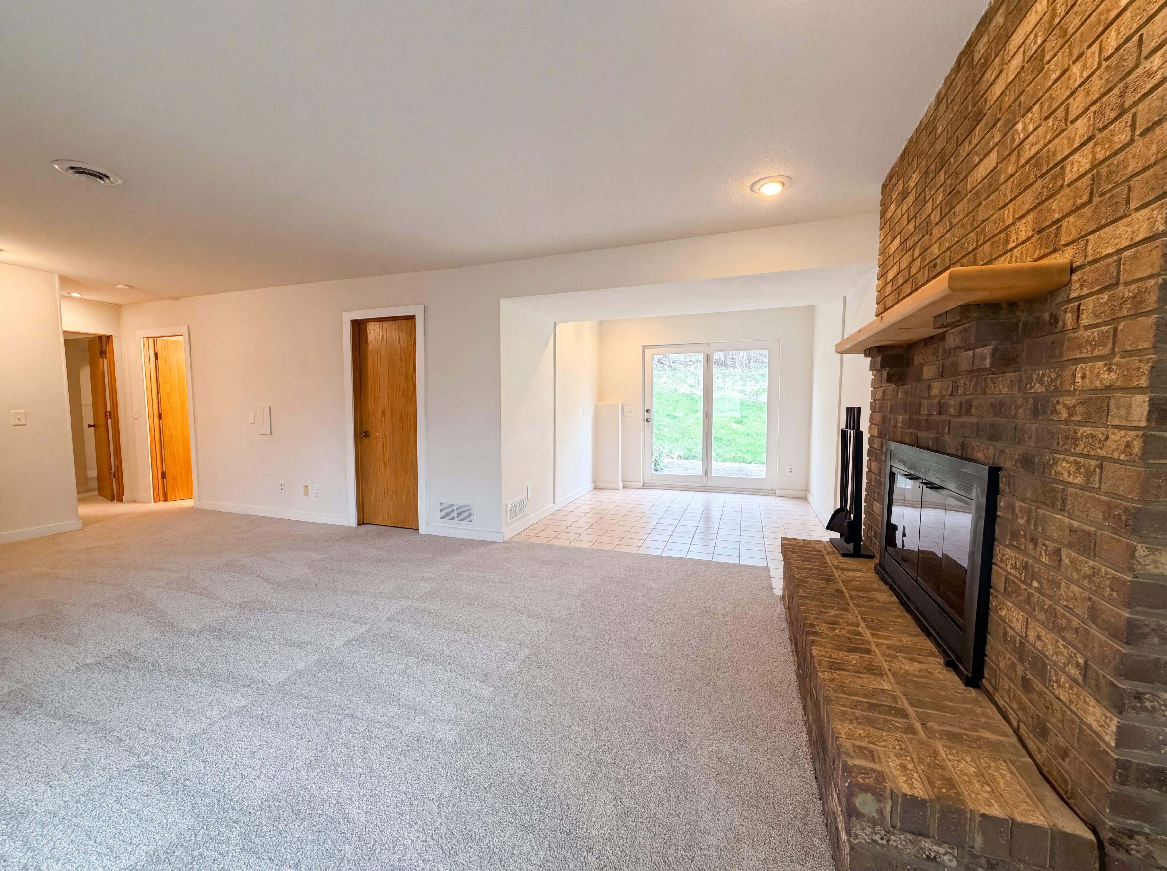 Photo 10 of 20 of 6475 Grand View Dr, Eden Prairie, MN
