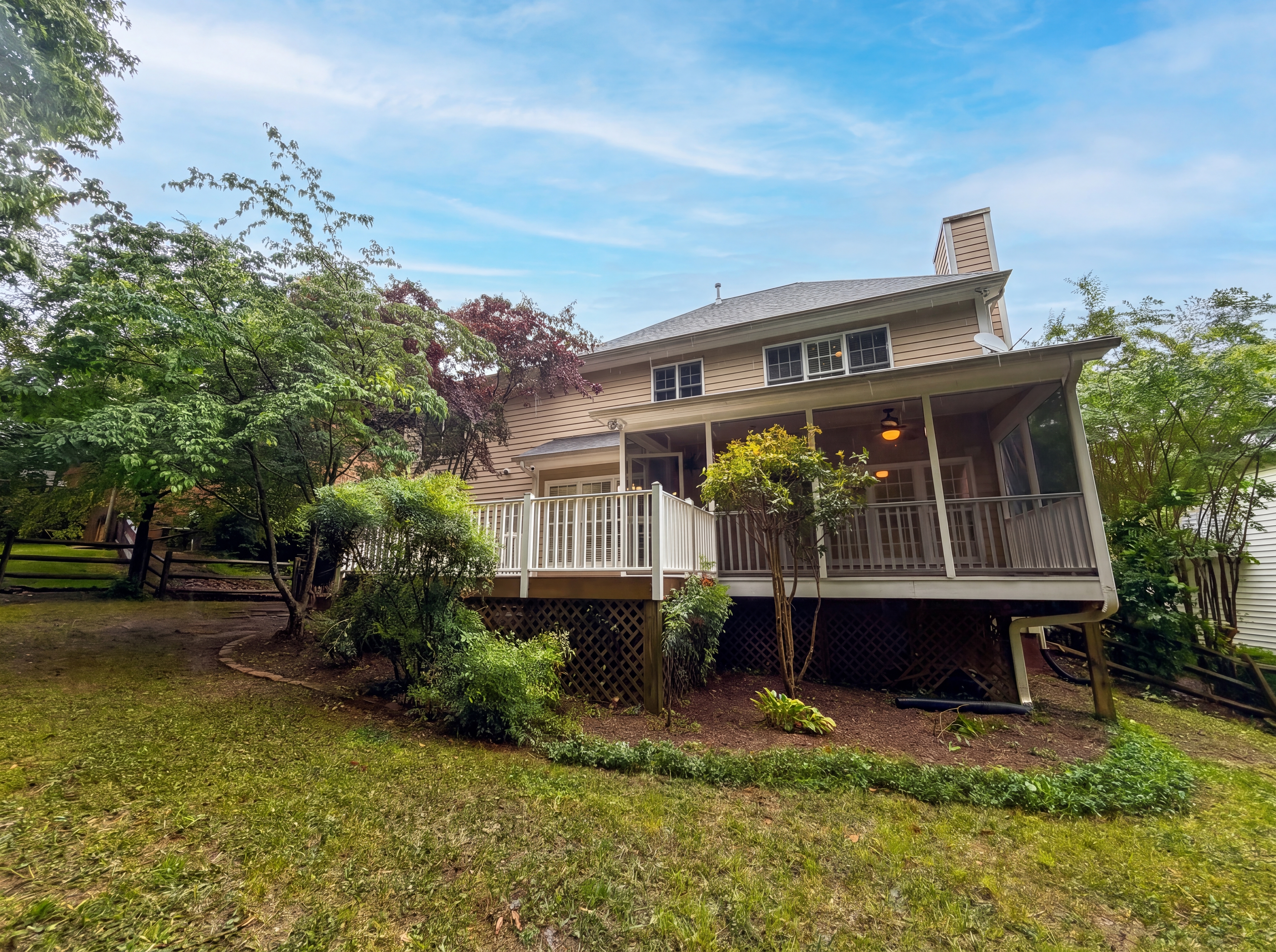 Photo 5 of 18 of 12341 Willingdon Rd, Huntersville, NC