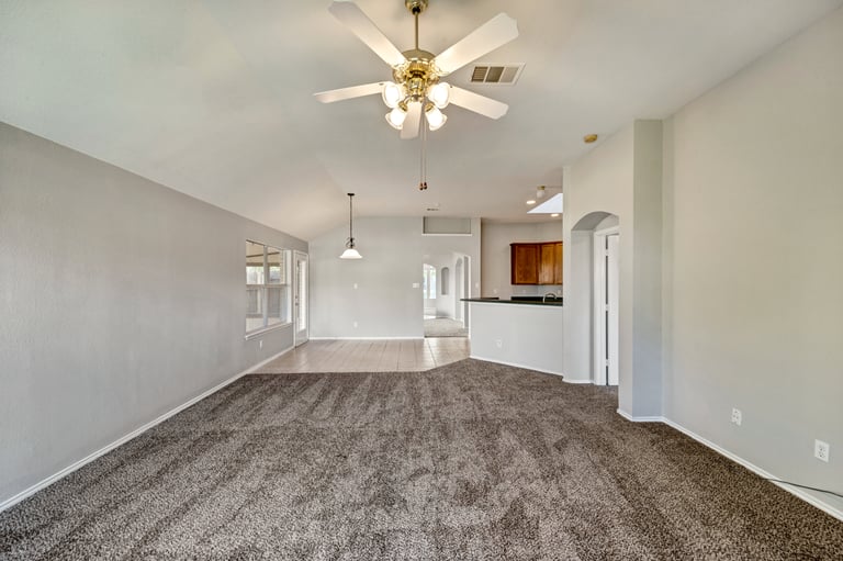 Photo 11 of 28 - 5573 Lawnsberry Dr, Fort Worth, TX 76137