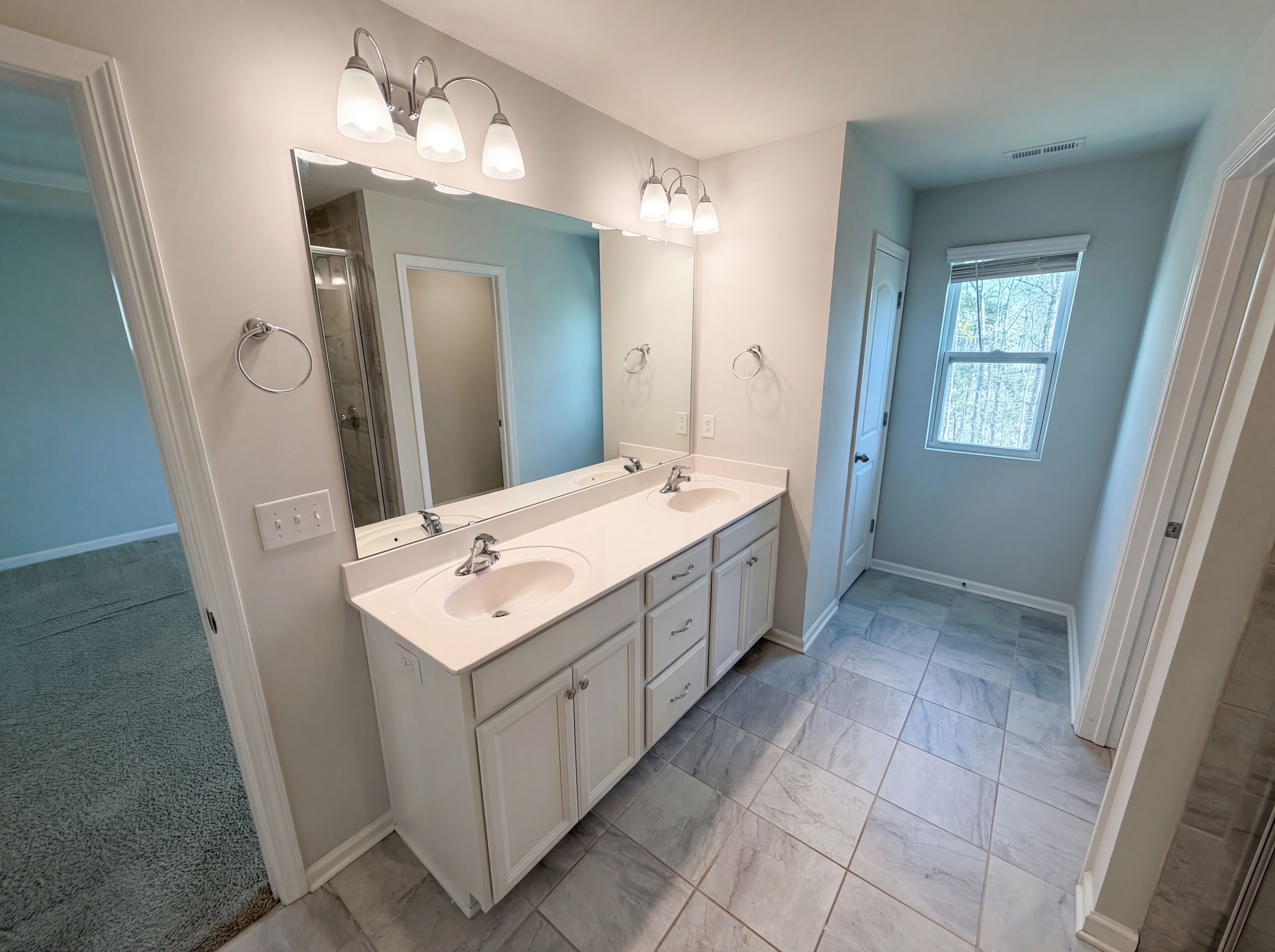 Photo 16 of 24 of 11122 Chalkbark Ln, Charlotte, NC