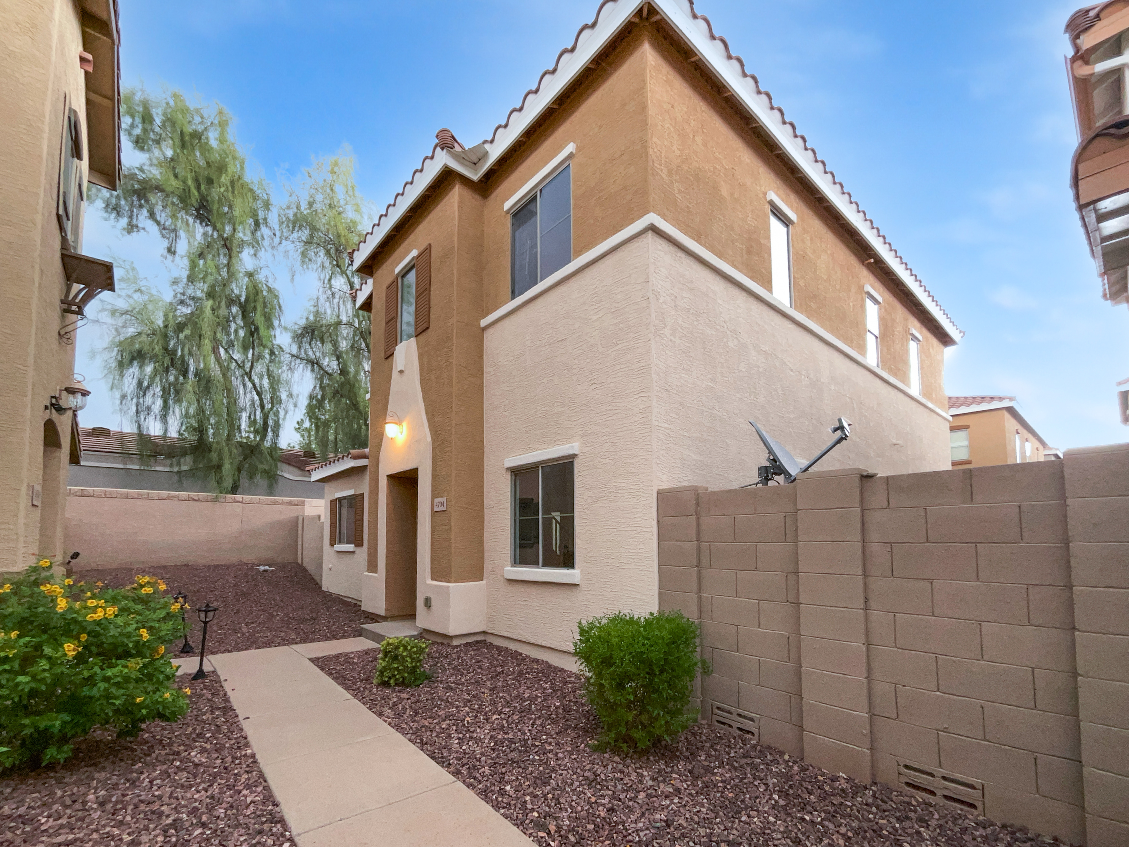 Photo 11 of 34 of 4704 E Laurel Ave, Gilbert, AZ