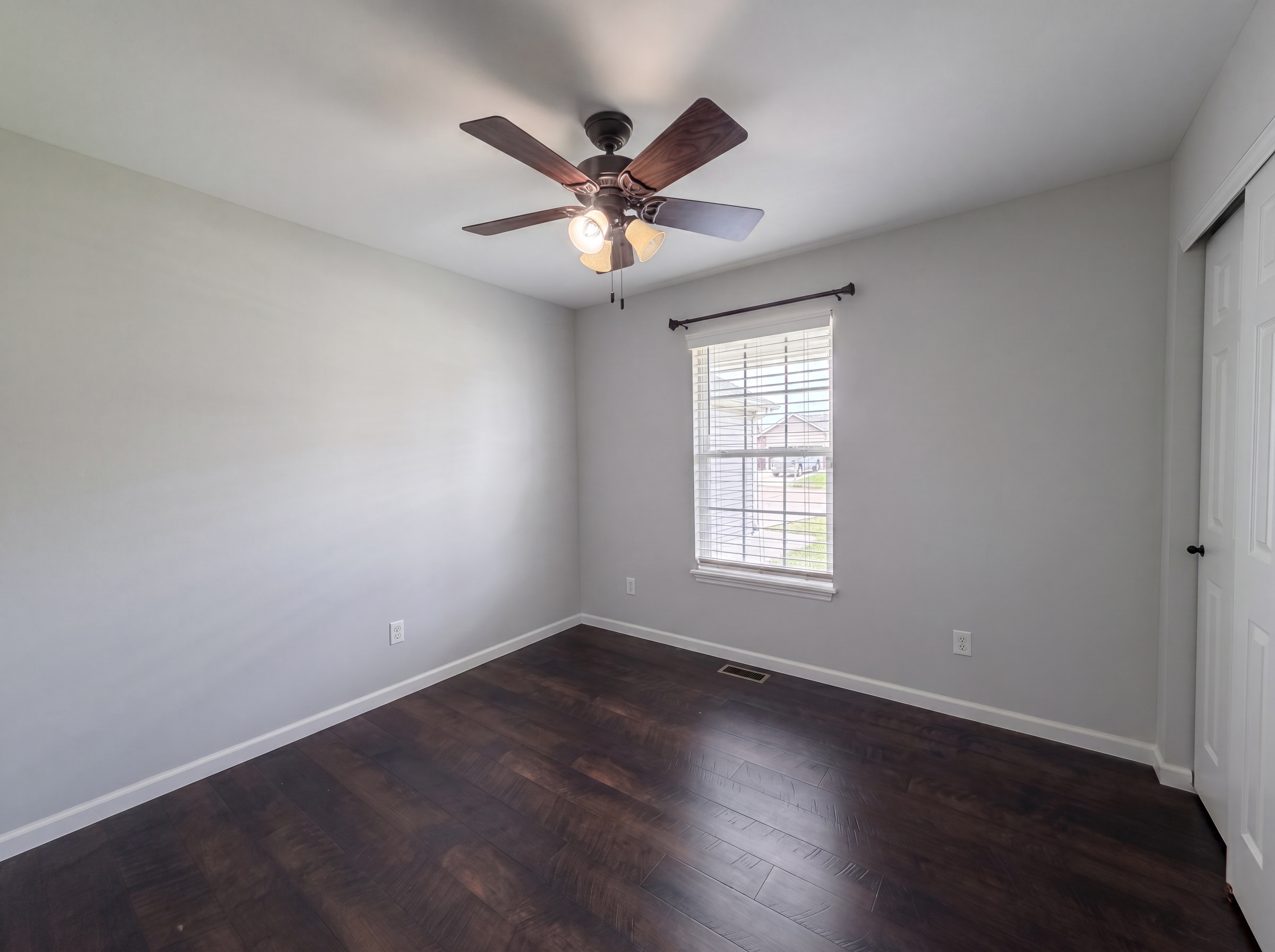 Photo 4 of 28 of 139 Palace Way Dr, Troy, MO