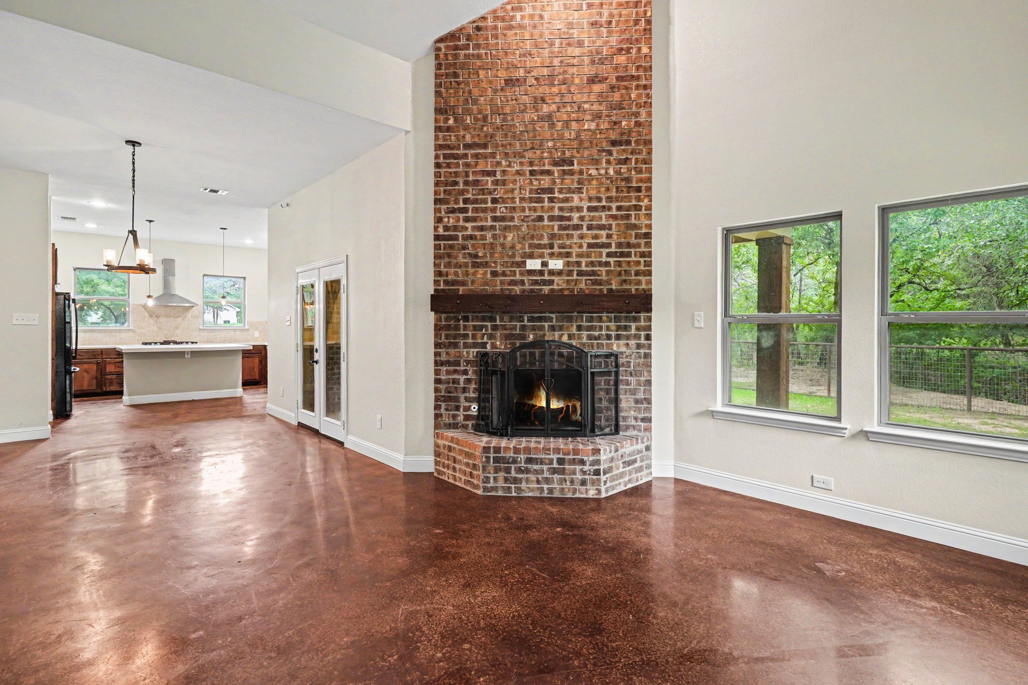 Photo 3 of 19 of 2190 County Road 2027, Glen Rose, TX