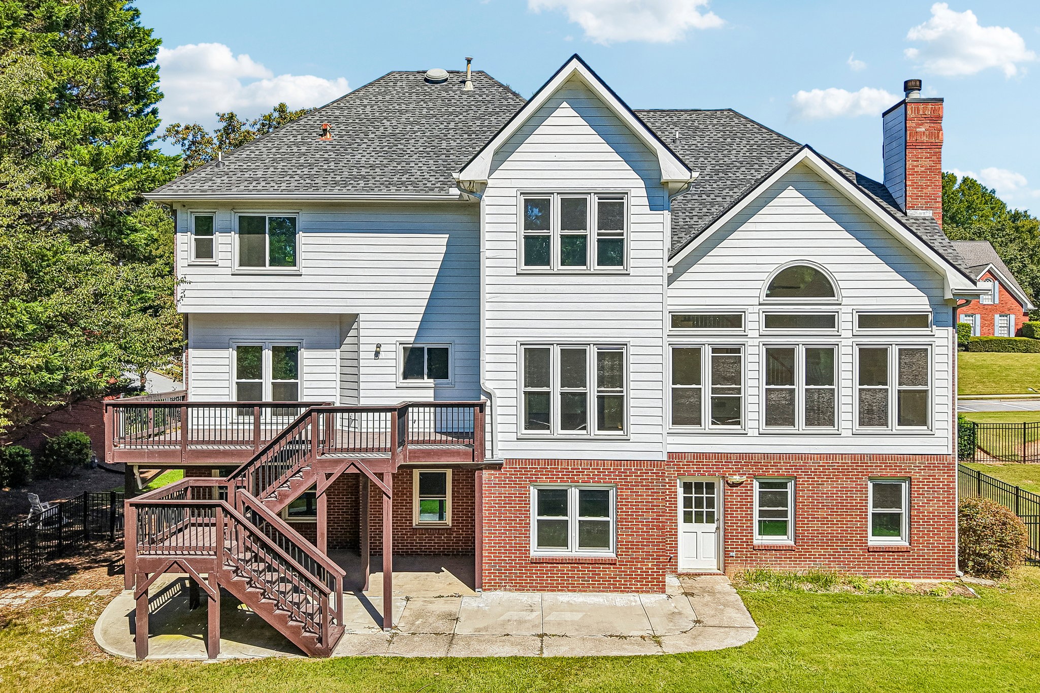 Photo 5 of 37 of 5156 Broadgreen Dr, Peachtree Corners, GA