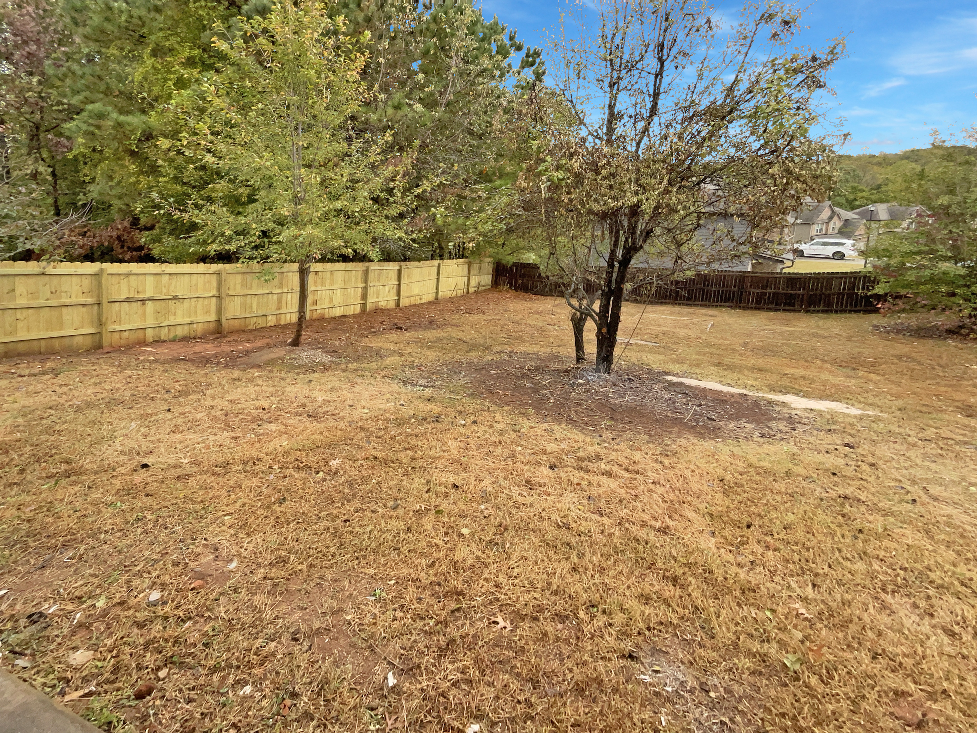 Photo 9 of 32 of 10712 Southwood Dr, Hampton, GA