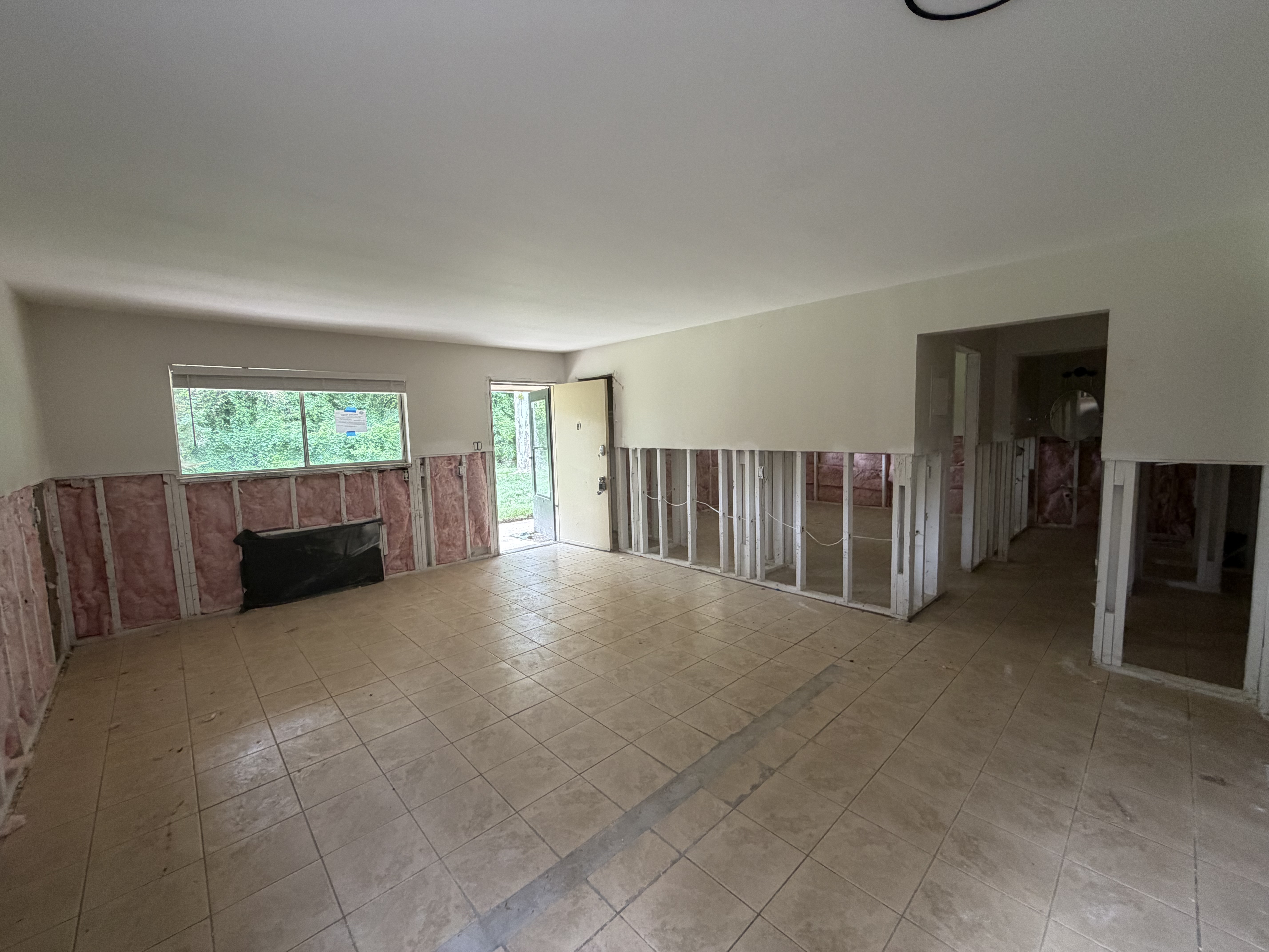 Photo 4 of 17 of 130 S Estes Dr, Chapel Hill, NC