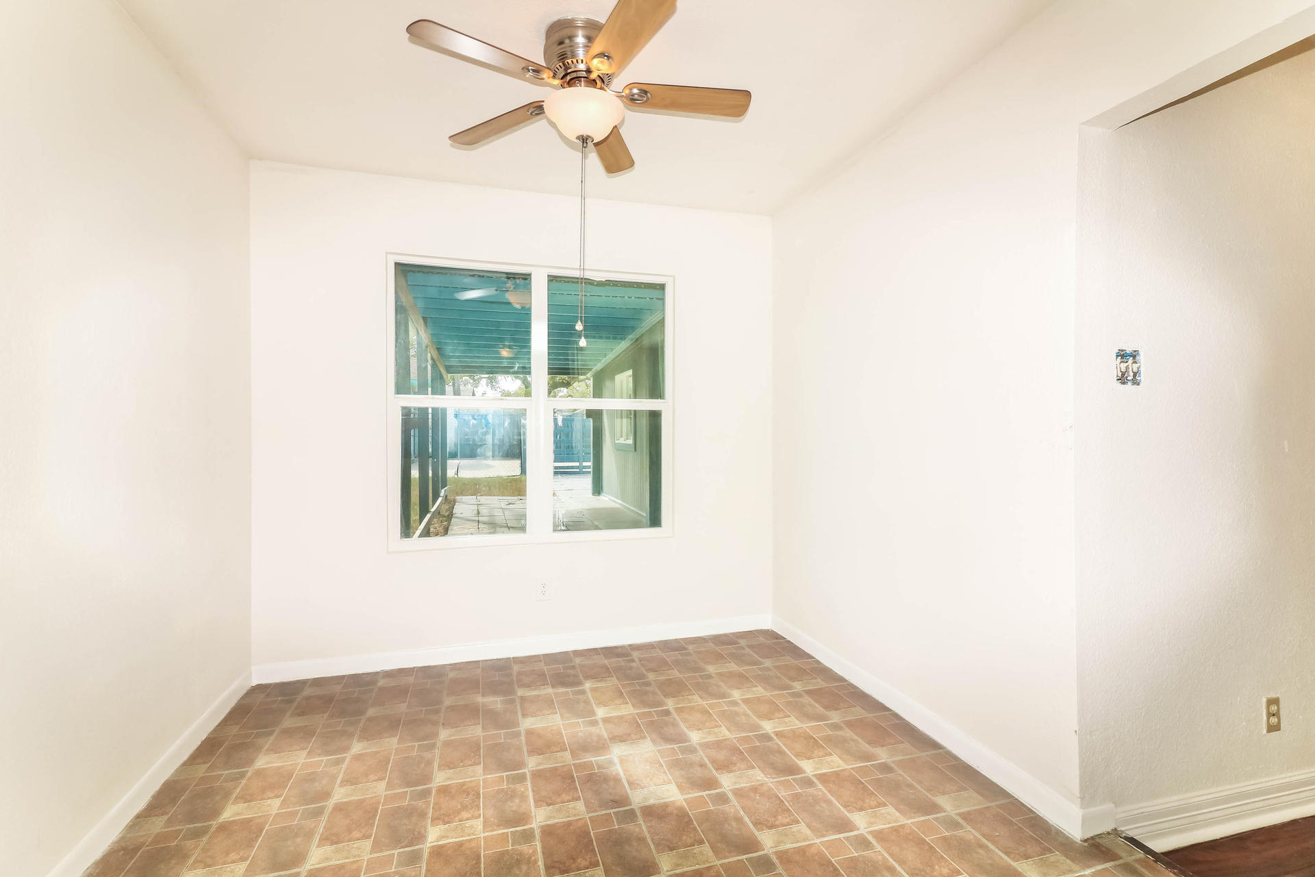Photo 13 of 21 of 306 N Houston St, Aransas Pass, TX