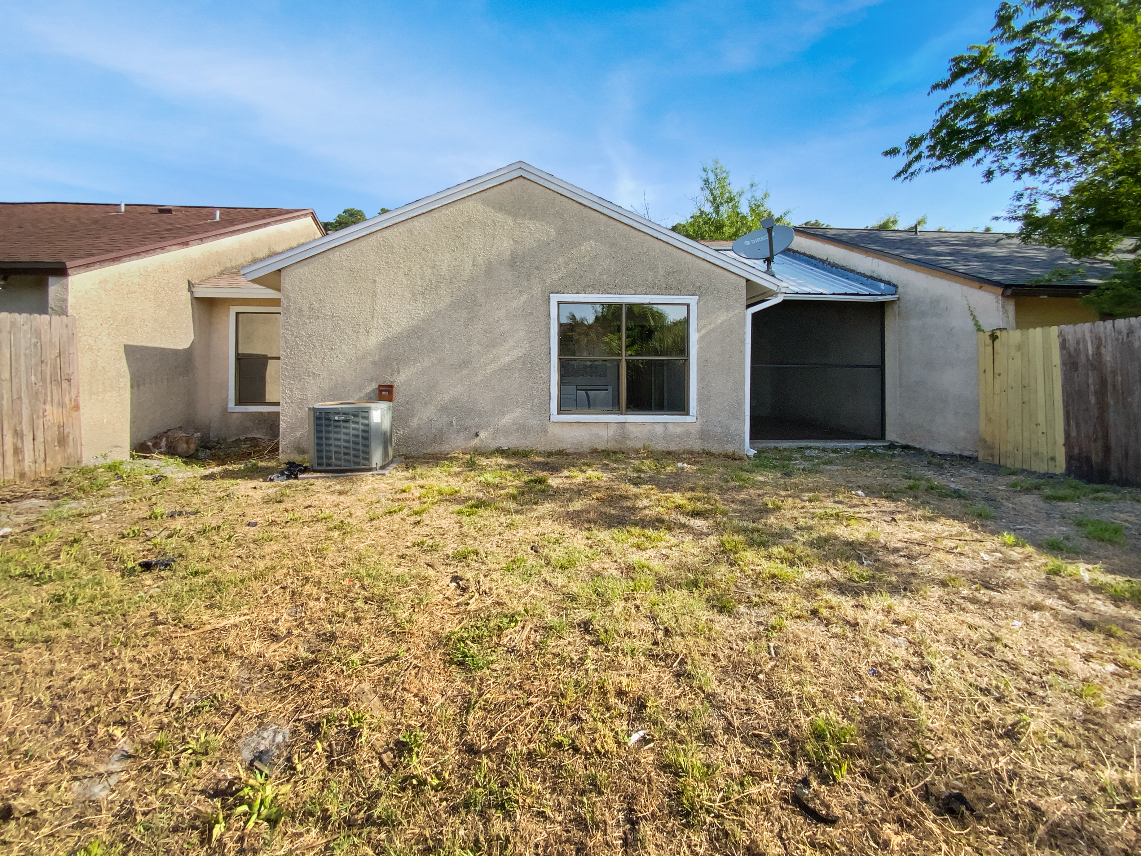 Photo 8 of 21 of 3444 Excalibur Way E, Jacksonville, FL