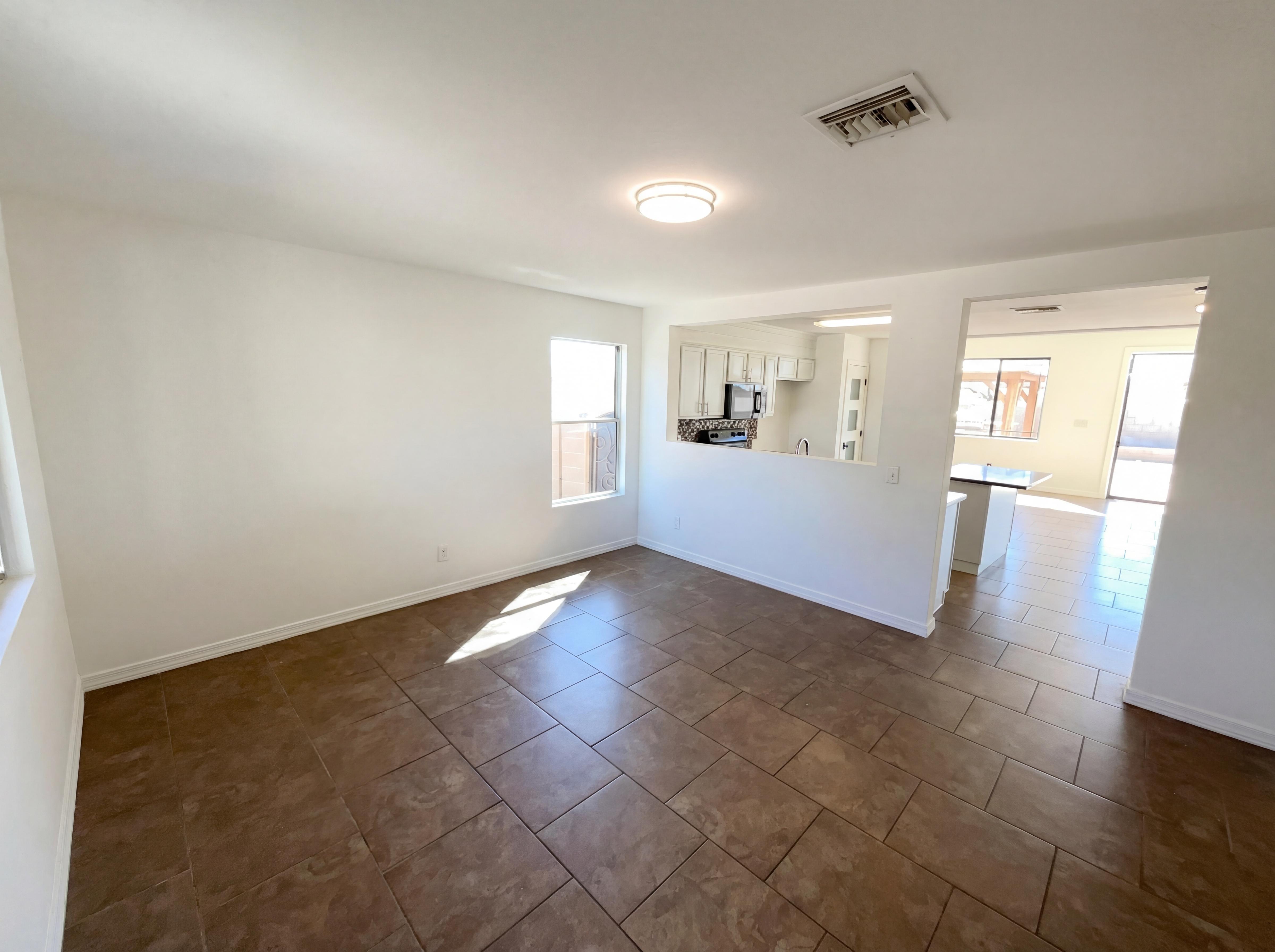 Photo 8 of 23 of 351 W Hammerhead Way, Tucson, AZ