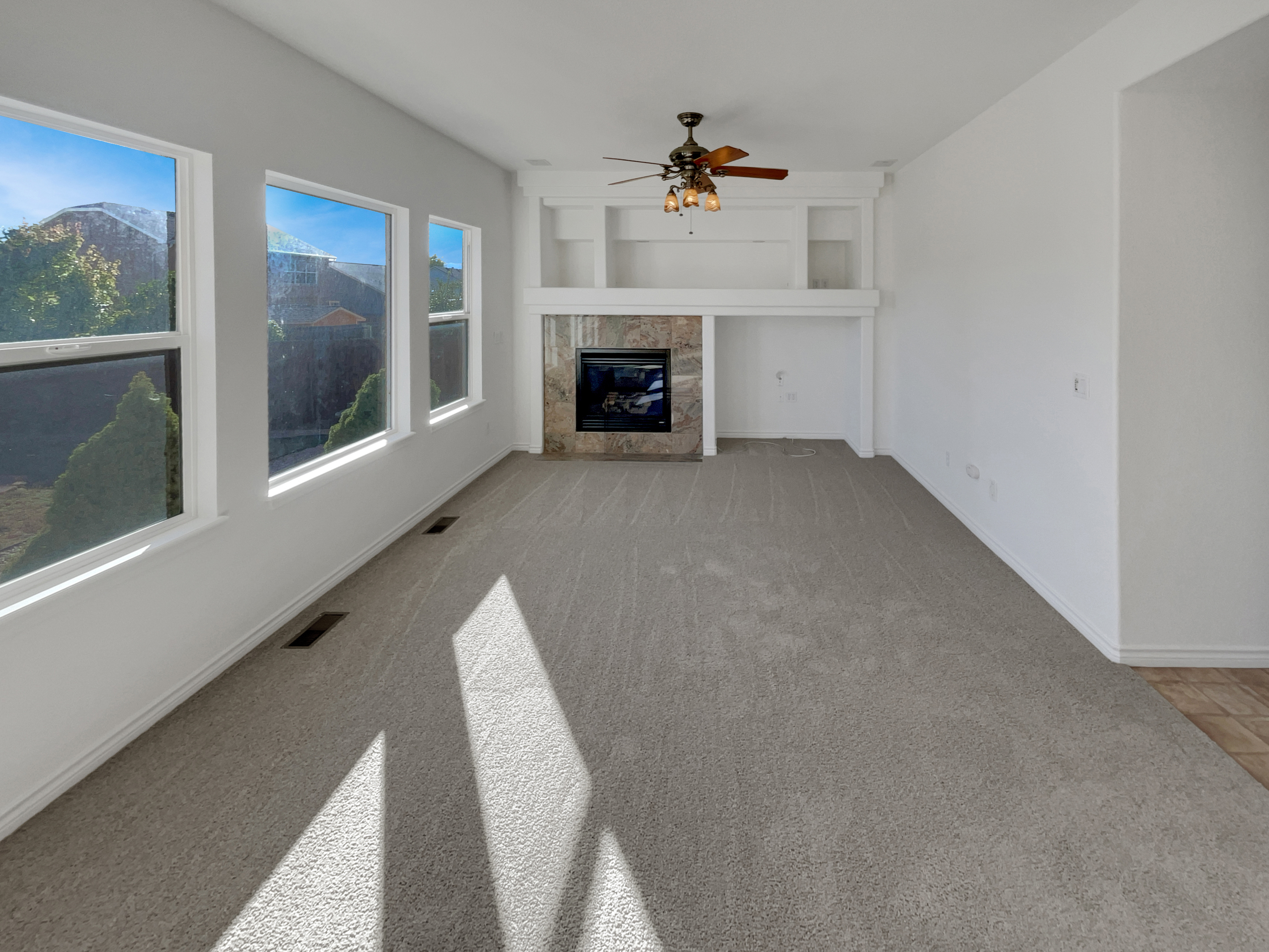 Photo 3 of 30 of 4669 Desert Varnish Dr, Colorado Springs, CO