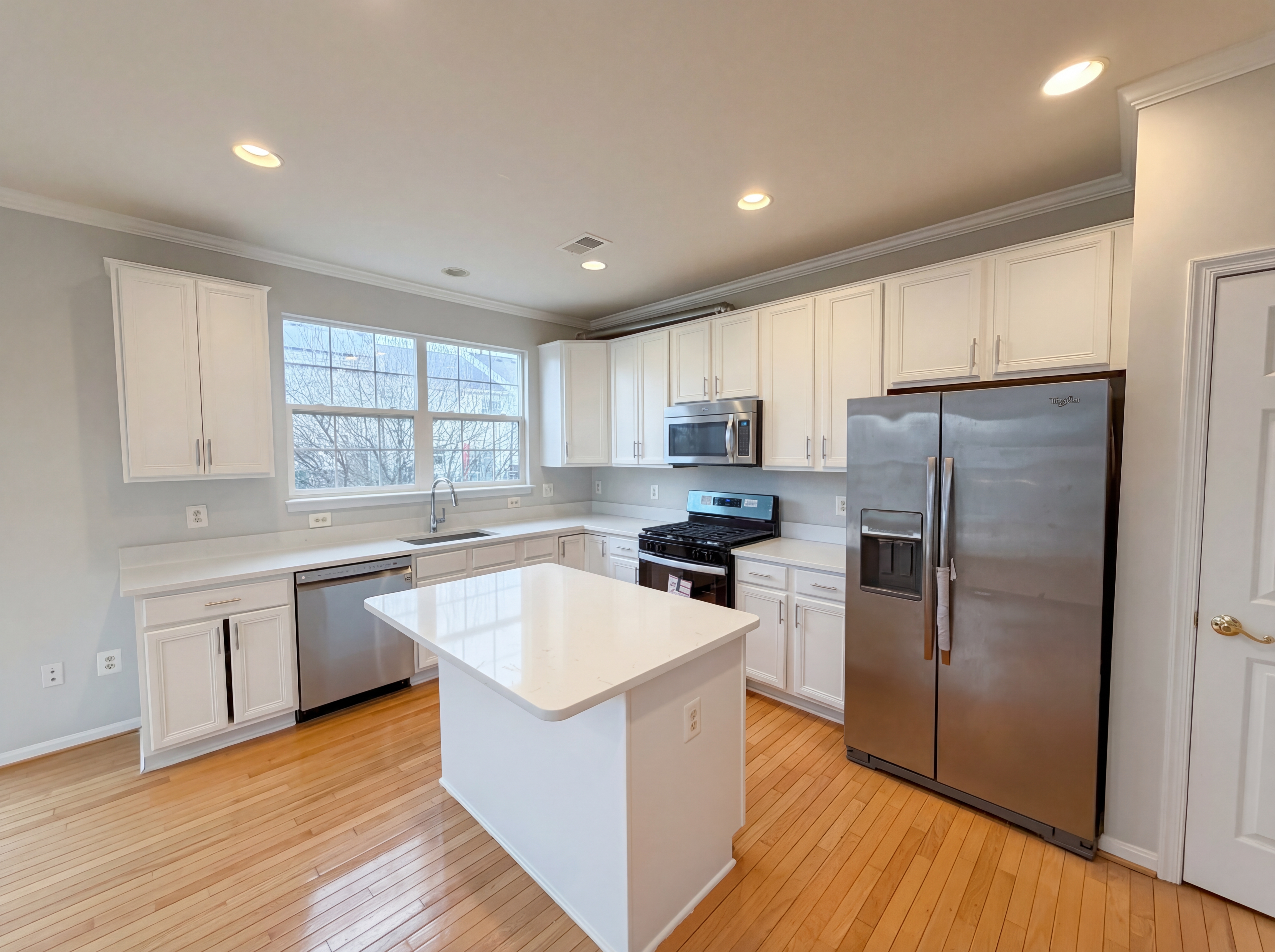 Photo 12 of 23 of 43684 Phelps Ter, Ashburn, VA