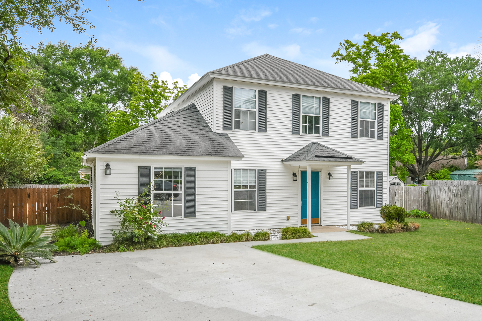 Photo 6 of 22 of 2054 Willowdale Ct, Mount Pleasant, SC
