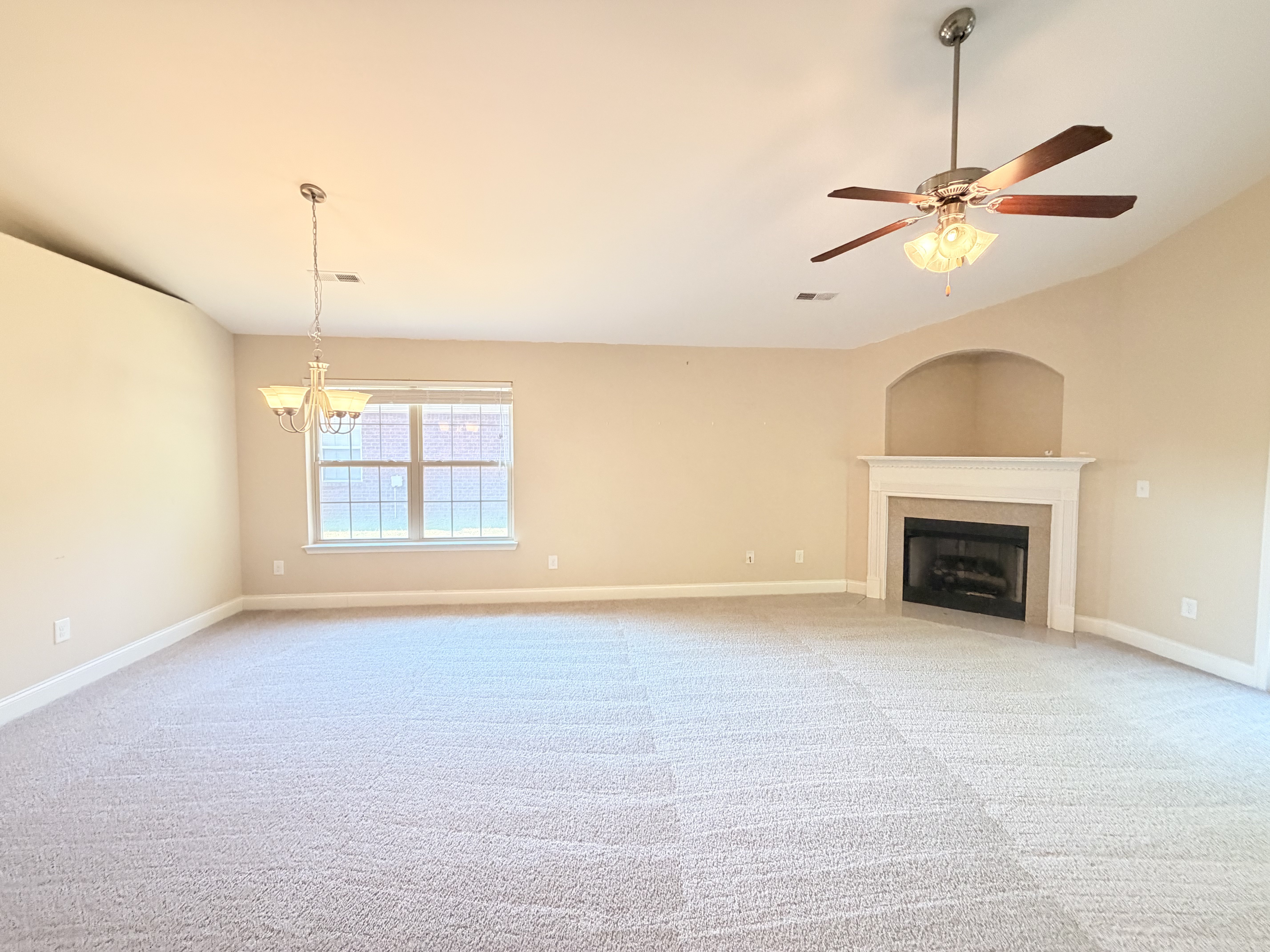 Photo 9 of 20 of 316 Vincent St, Alabaster, AL