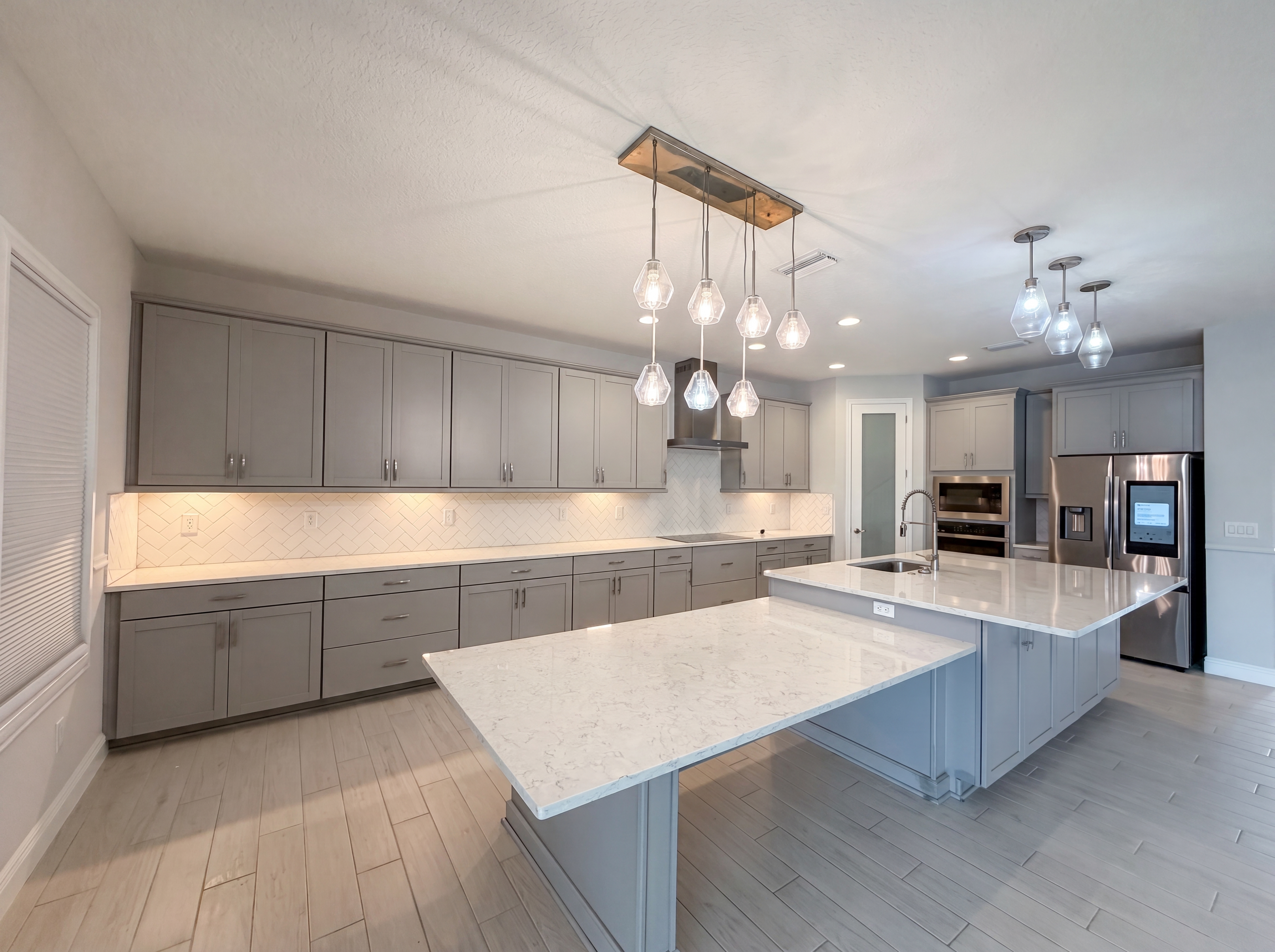 Photo 6 of 25 of 13176 Twin Bridges Dr, Riverview, FL