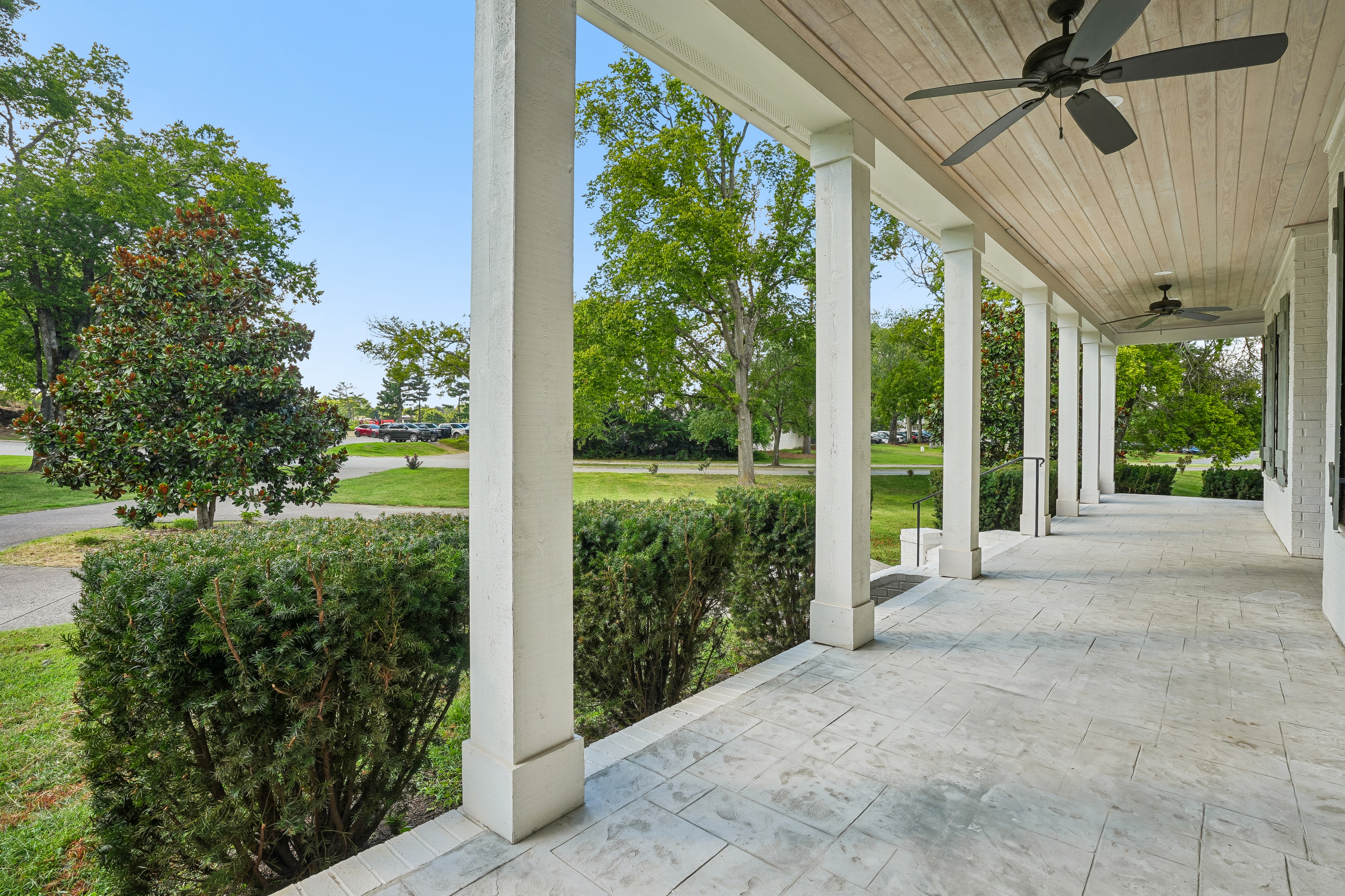 Photo 7 of 69 of 1714 Andrew Crockett Ct, Brentwood, TN