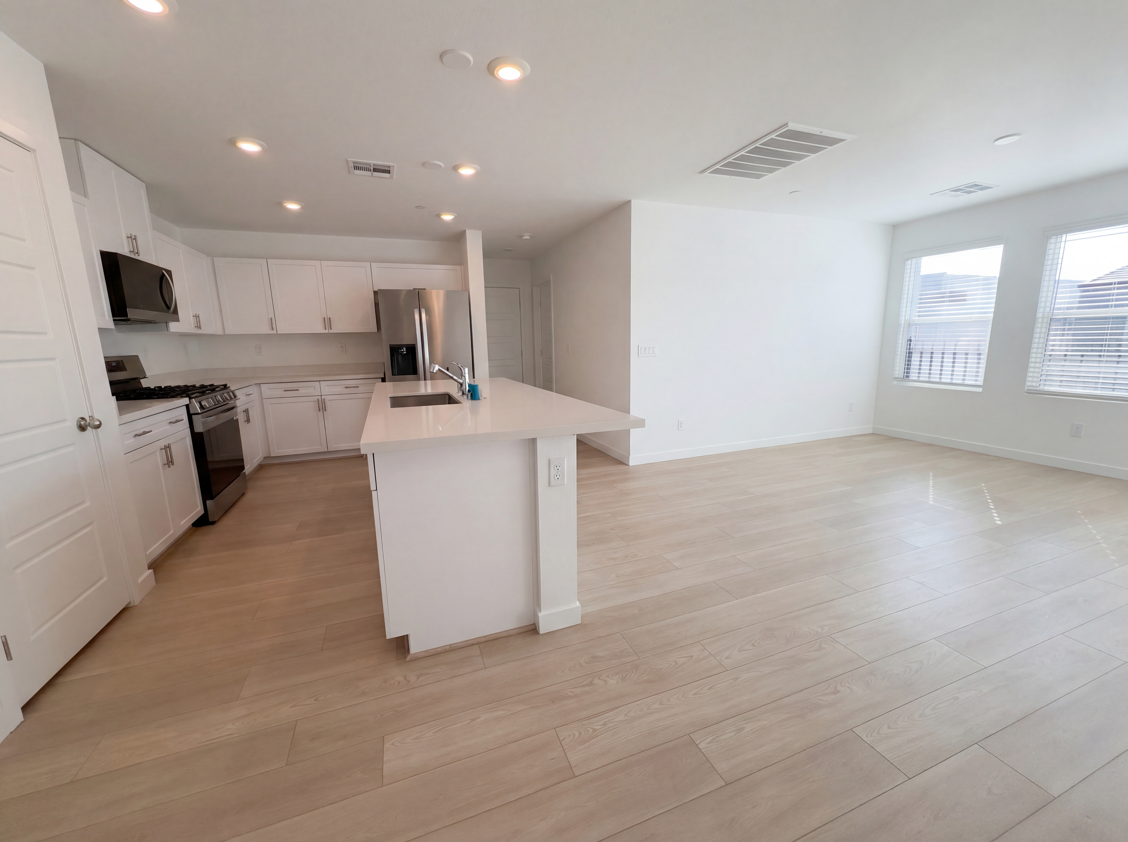 Photo 9 of 15 of 4242 Vivenda St, Las Vegas, NV