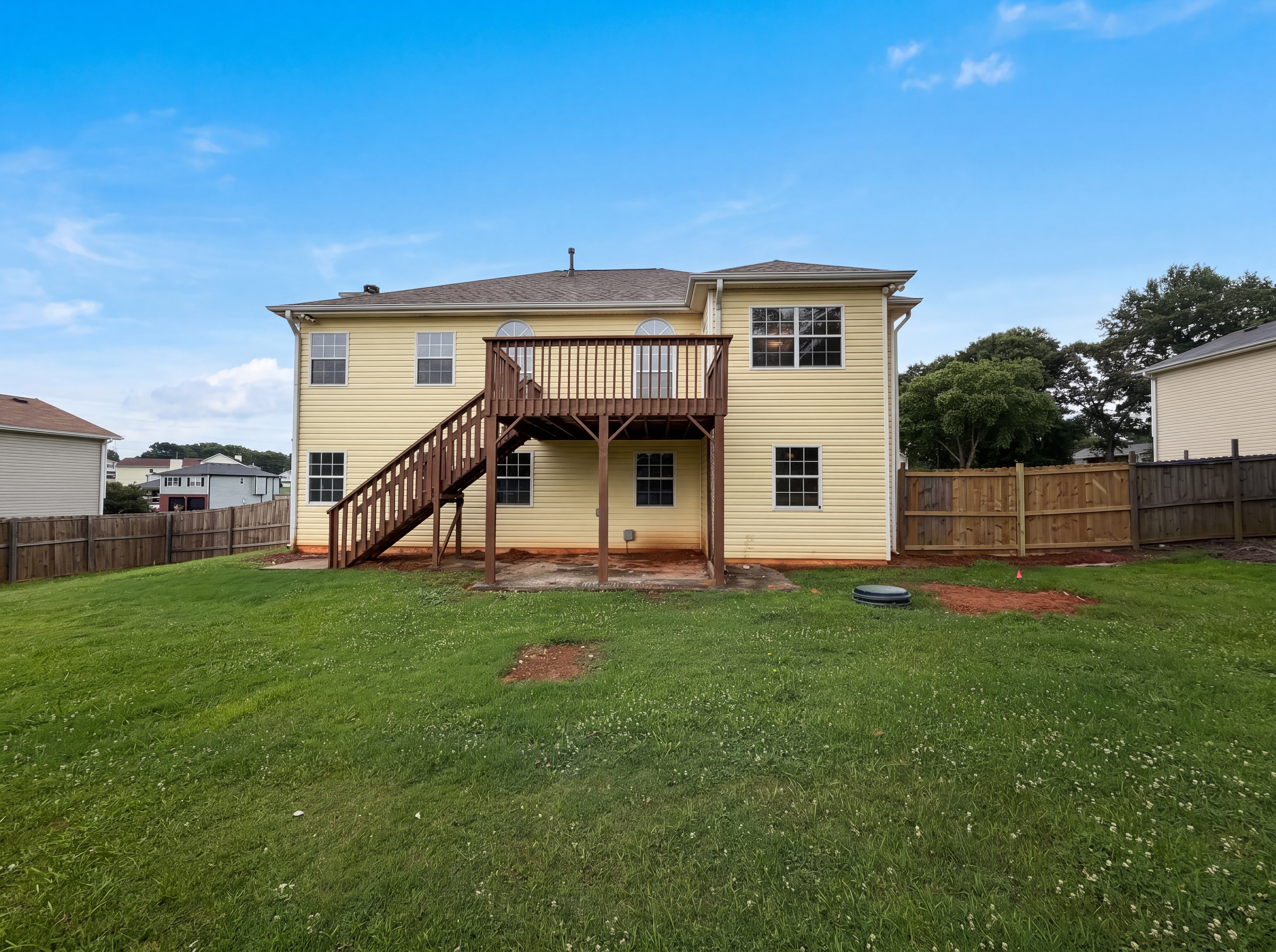 Photo 5 of 32 of 5355 Queen Ester Ct, Ellenwood, GA