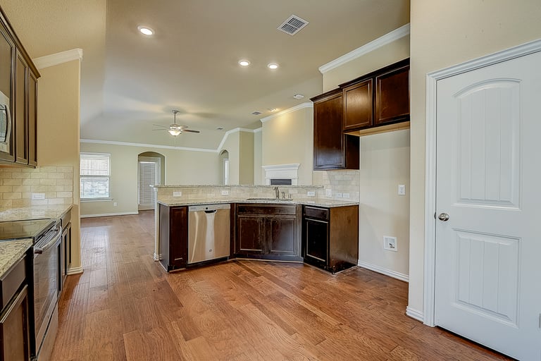 Photo 27 of 32 - 424 Attlee Dr, Fate, TX 75189