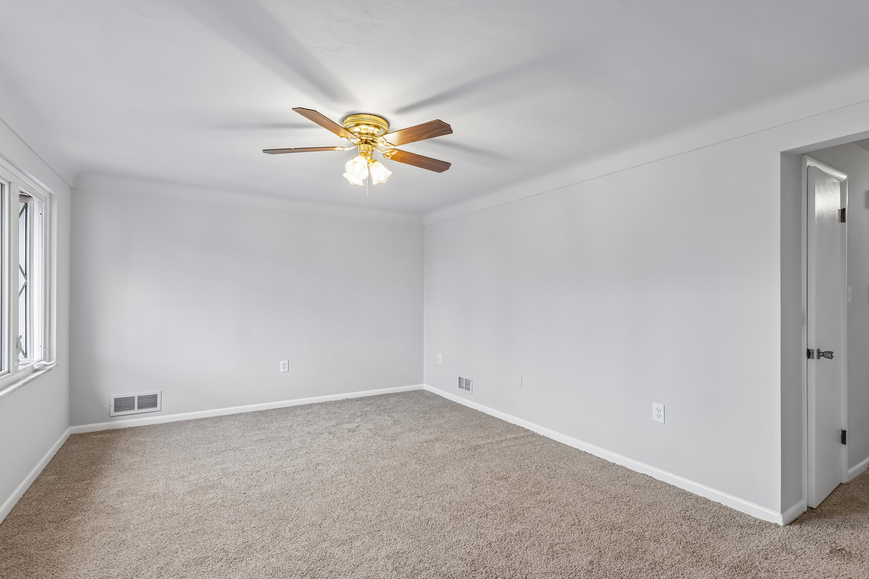Photo 36 of 47 of 3207 Garbett St, McKeesport, PA