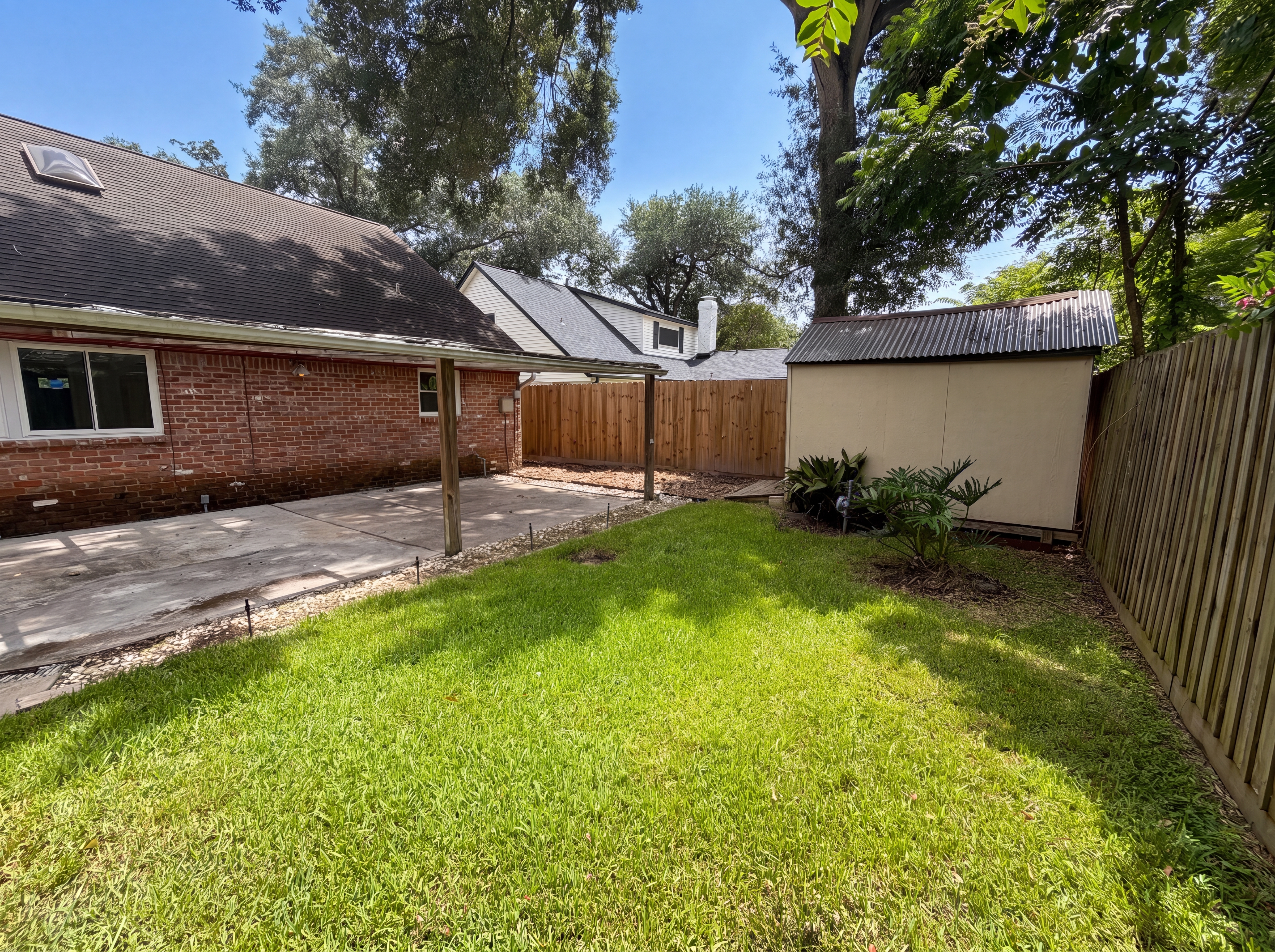 Photo 21 of 23 of 5116 E Bayou Dr, Dickinson, TX